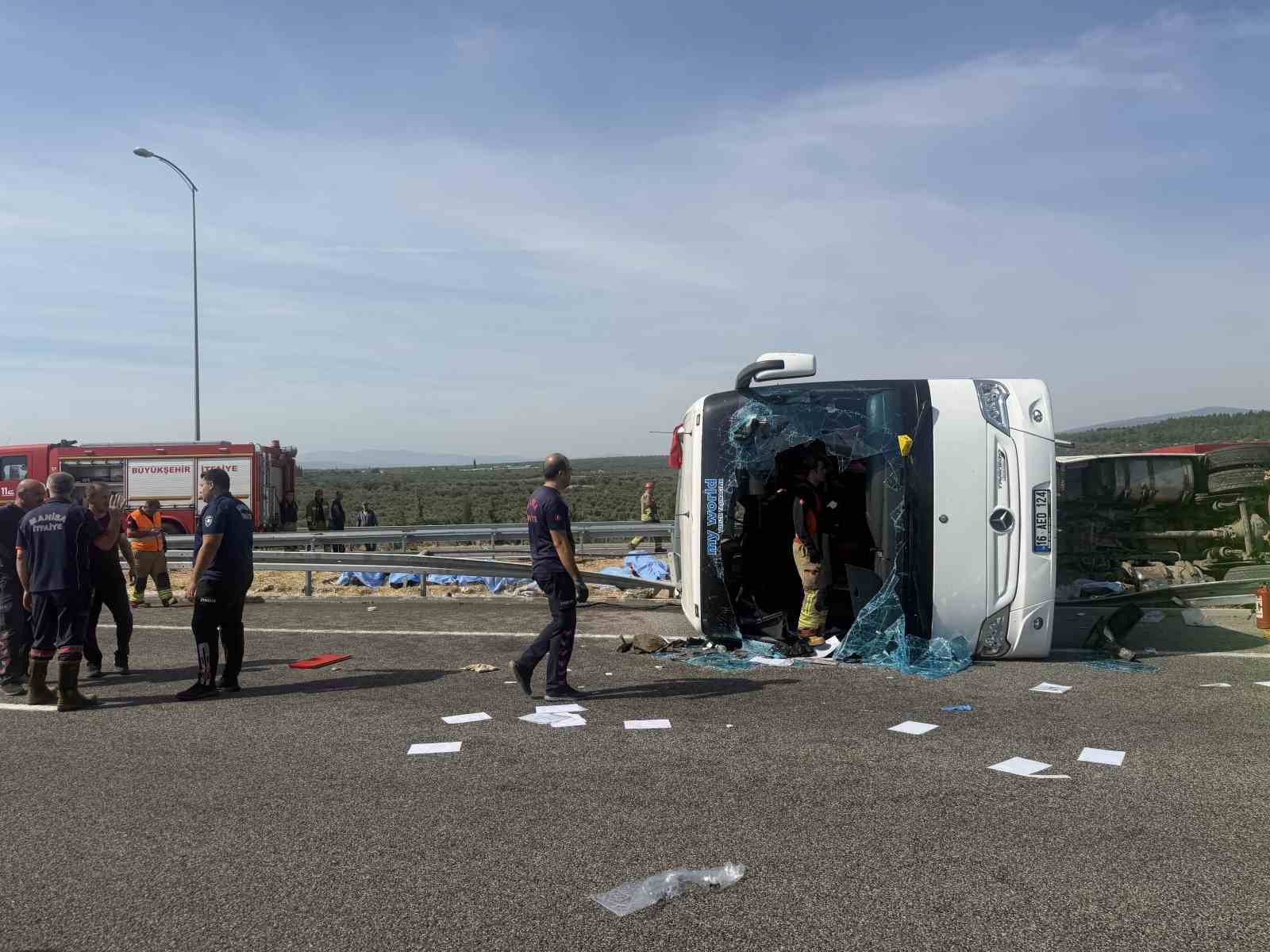 Bakan Çiftçi: "Manisa’nın Akhisar ilçesinde meydana gelen trafik kazasında ilk belirlemelere göre 11 vatandaşımız vefat etmiş, 37 vatandaşımız yaralanmıştır"