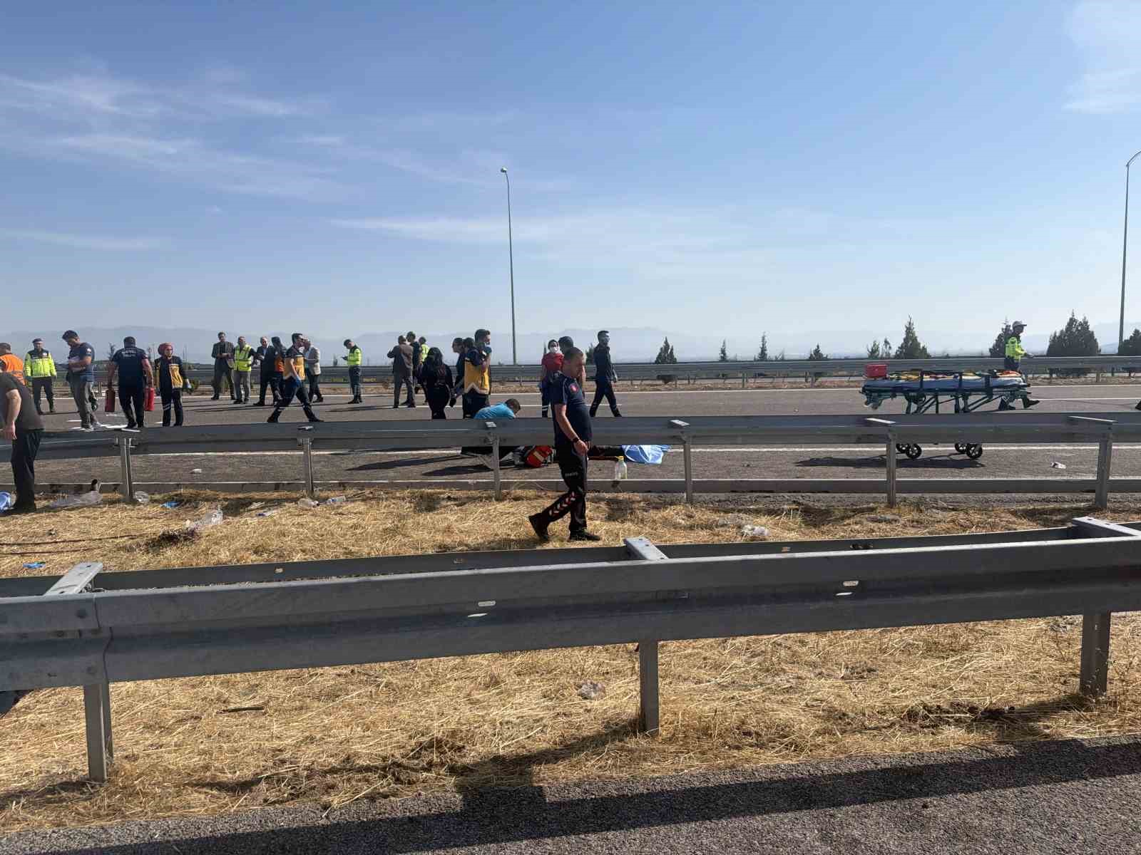 Bakan Çiftçi: "Manisa’nın Akhisar ilçesinde meydana gelen trafik kazasında ilk belirlemelere göre 11 vatandaşımız vefat etmiş, 37 vatandaşımız yaralanmıştır"