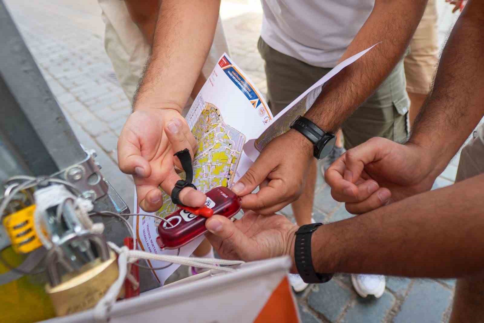 Kaleiçi’ni oryantiring yarışmasıyla keşfettiler