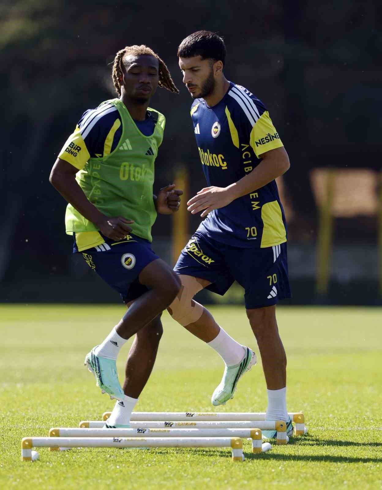 Fenerbahçe, Aston Villa maçı hazırlıklarına başladı