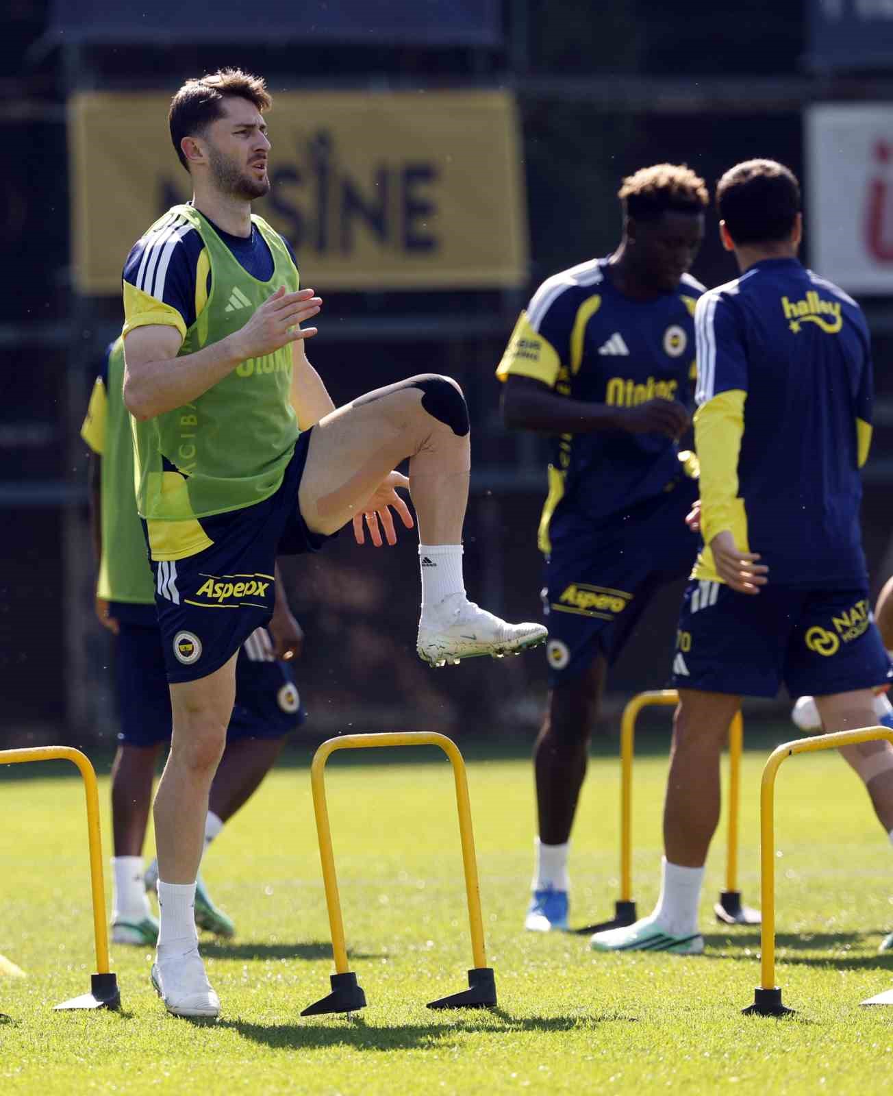 Fenerbahçe, Aston Villa maçı hazırlıklarına başladı