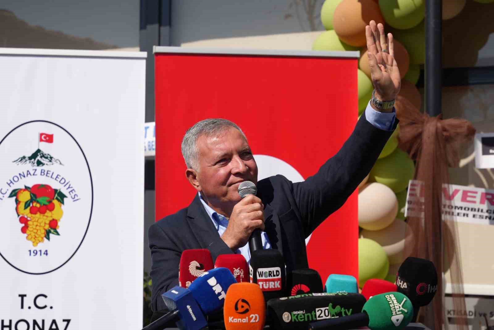 Honaz’da kadın emeğinin yeni kapısı Kar-Ova Sosyal Tesisleri açıldı