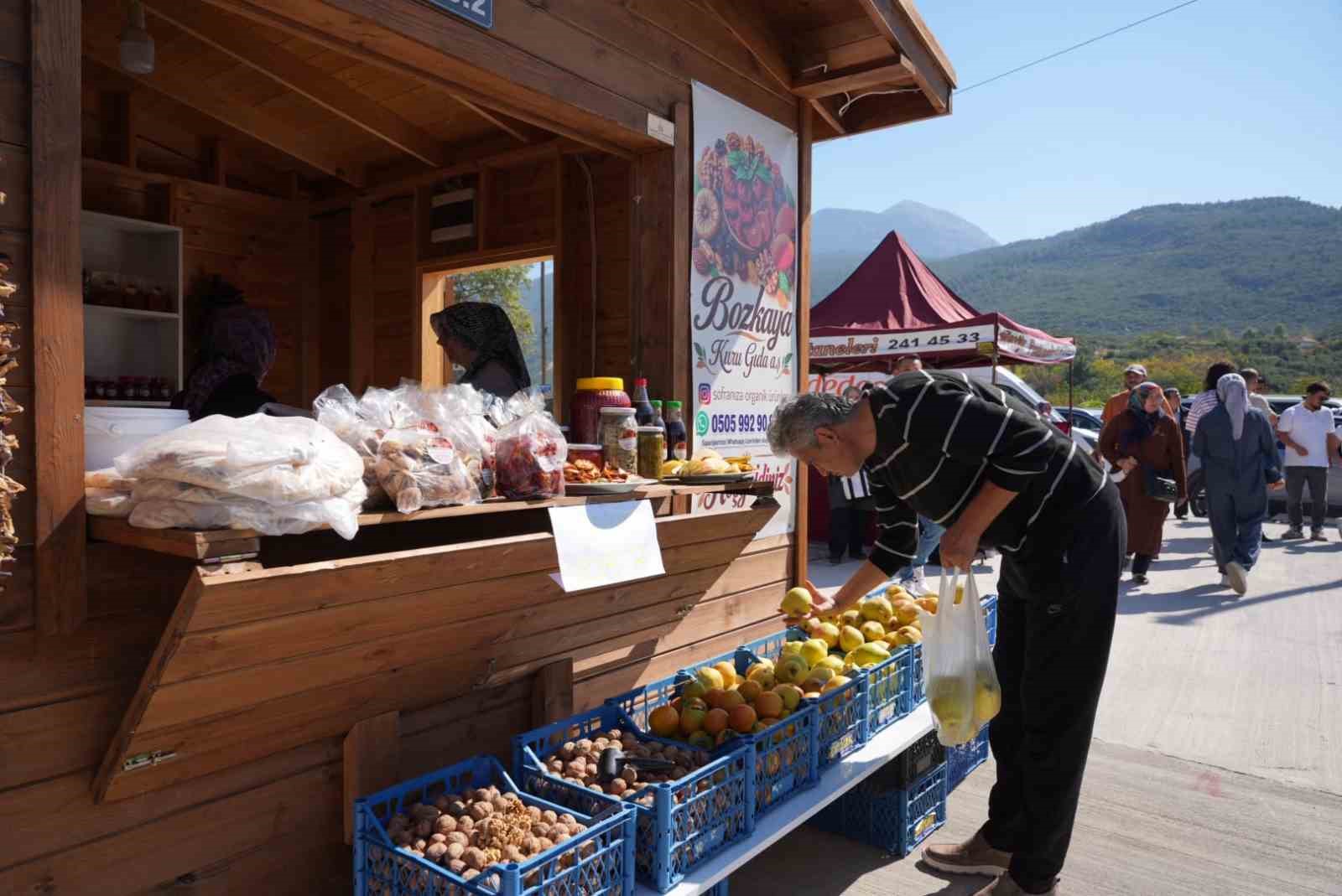 Honaz’da kadın emeğinin yeni kapısı Kar-Ova Sosyal Tesisleri açıldı