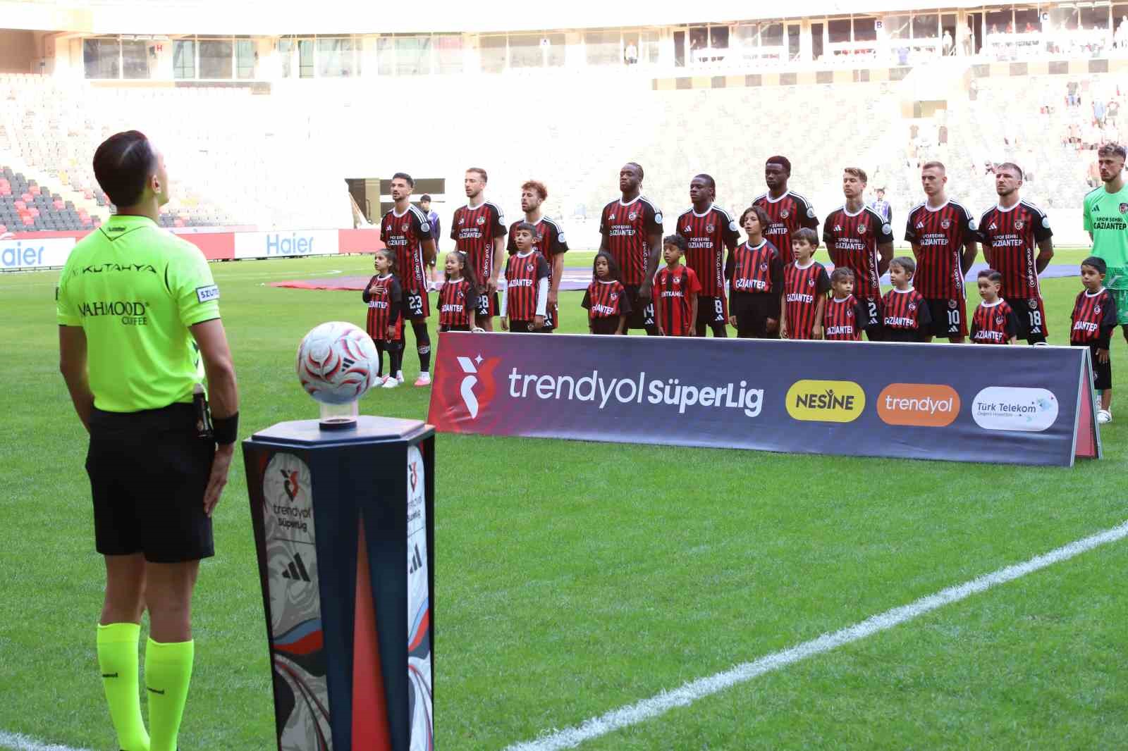 Trendyol Süper Lig: Gaziantep FK: 0 - Çorum FK: 0 (Maç devam ediyor)