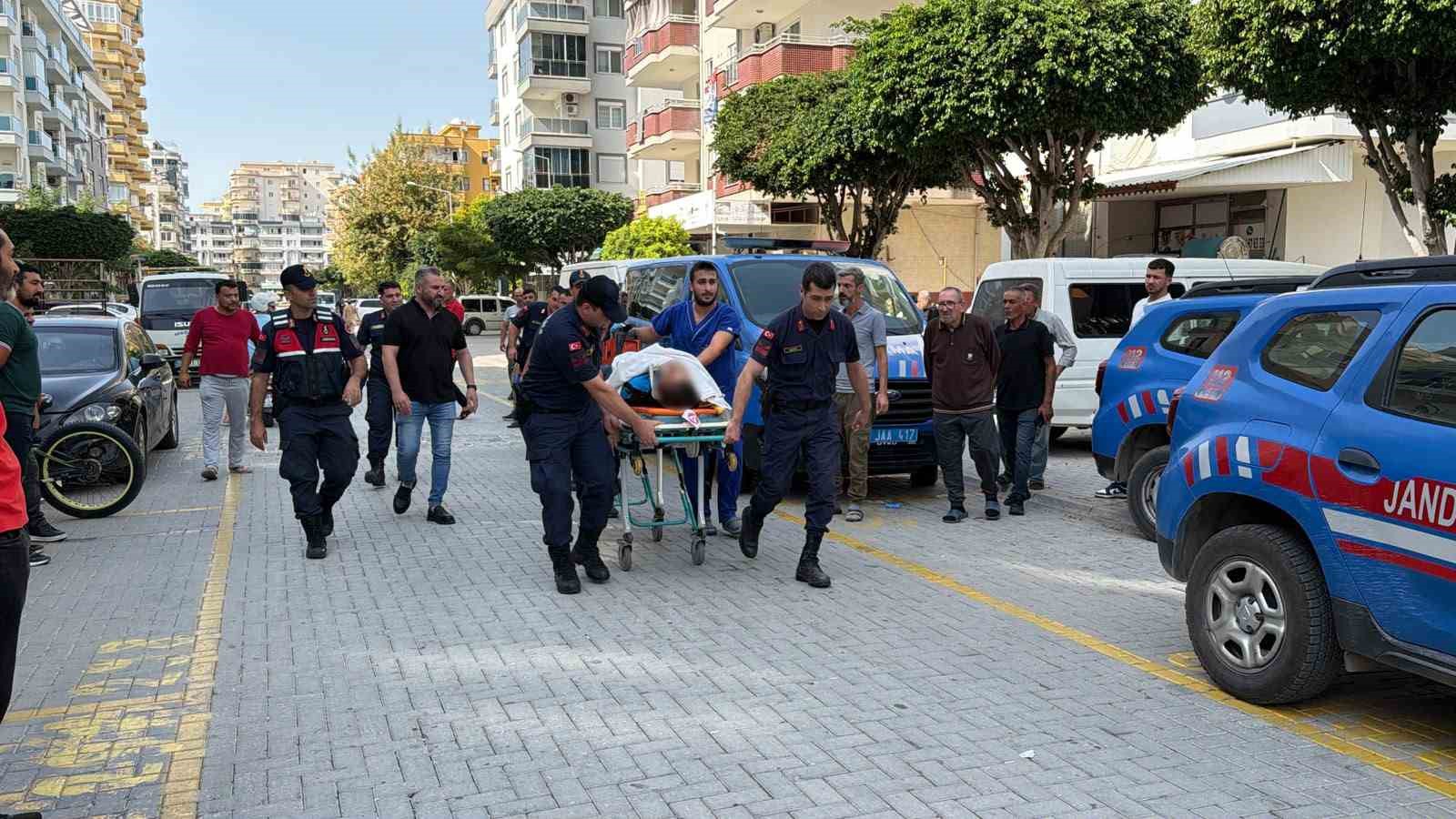 Alanya’da tartıştığı kız kardeşini balkondan attı, ardından intihar etti