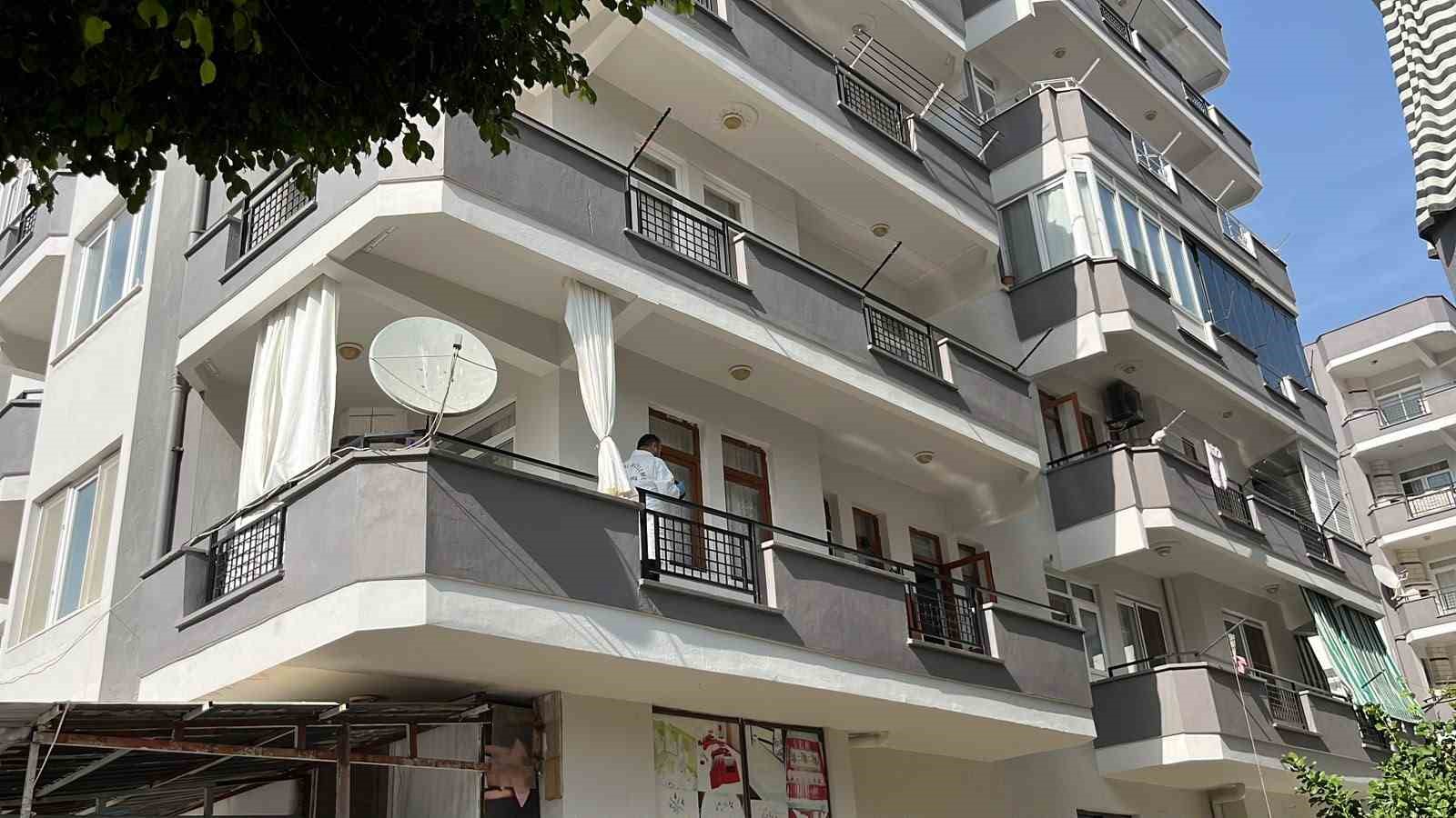 Alanya’da tartıştığı kız kardeşini balkondan attı, ardından intihar etti