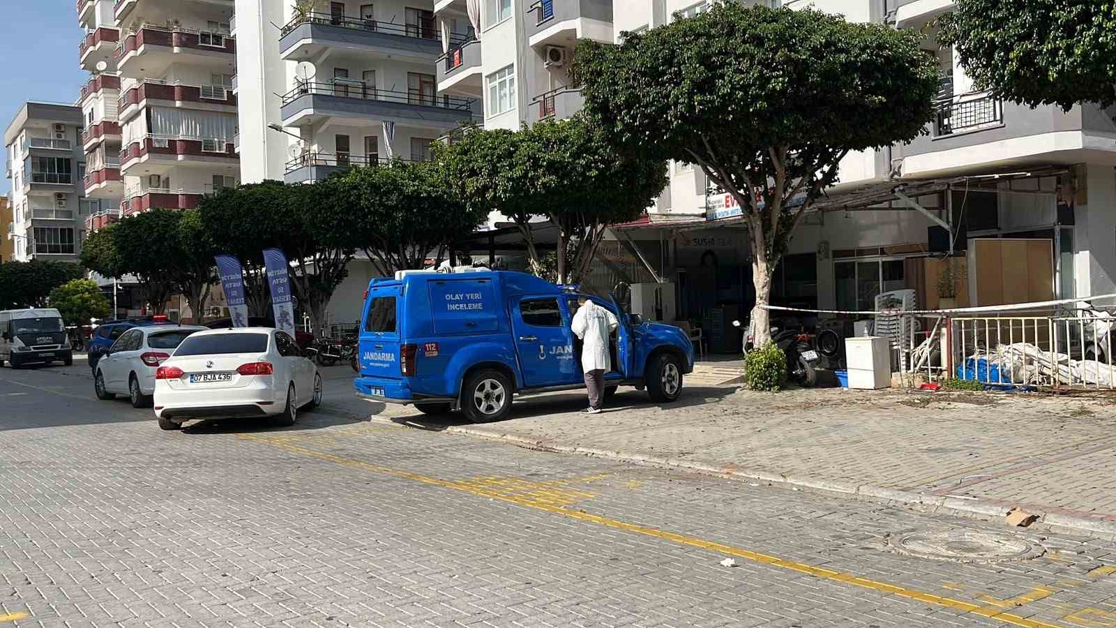 Alanya’da tartıştığı kız kardeşini balkondan attı, ardından intihar etti