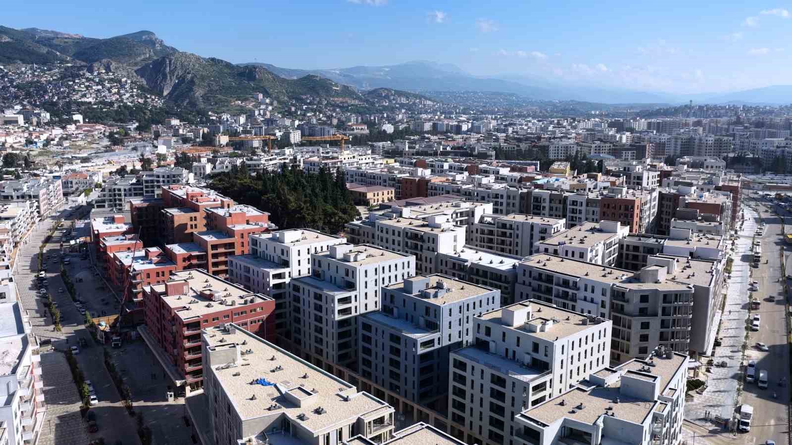 Bakan Kurum, yeni evine taşınan Hataylı depremzede Artun’un görüntülerini paylaştı