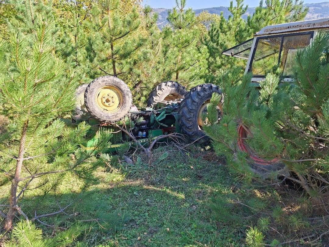 Sinop’ta traktör devrildi: 1 ölü