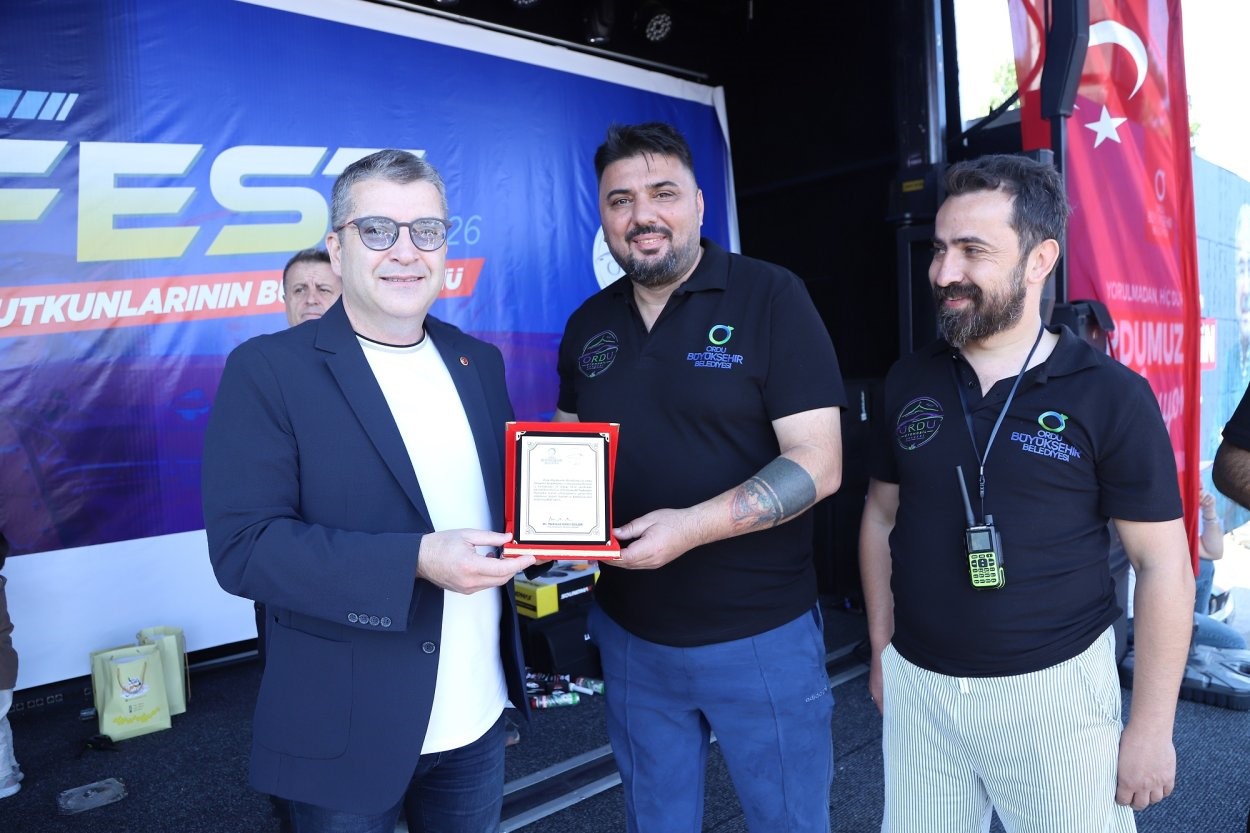 Otomobil tutkunları Ordu’da buluştu