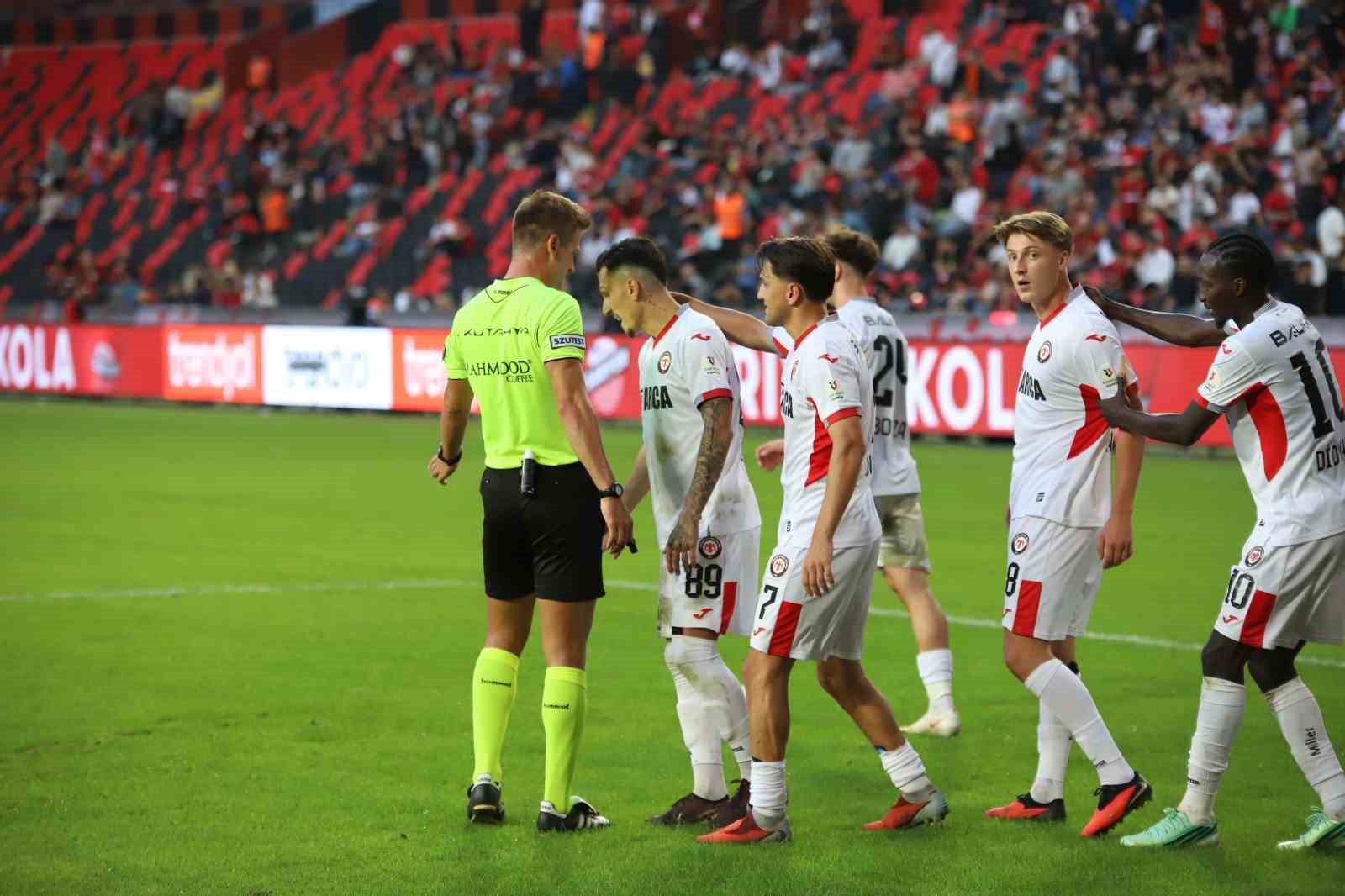 Trendyol Süper Lig: Gaziantep FK: 0 - Çorum FK: 3 (Maç sonucu)