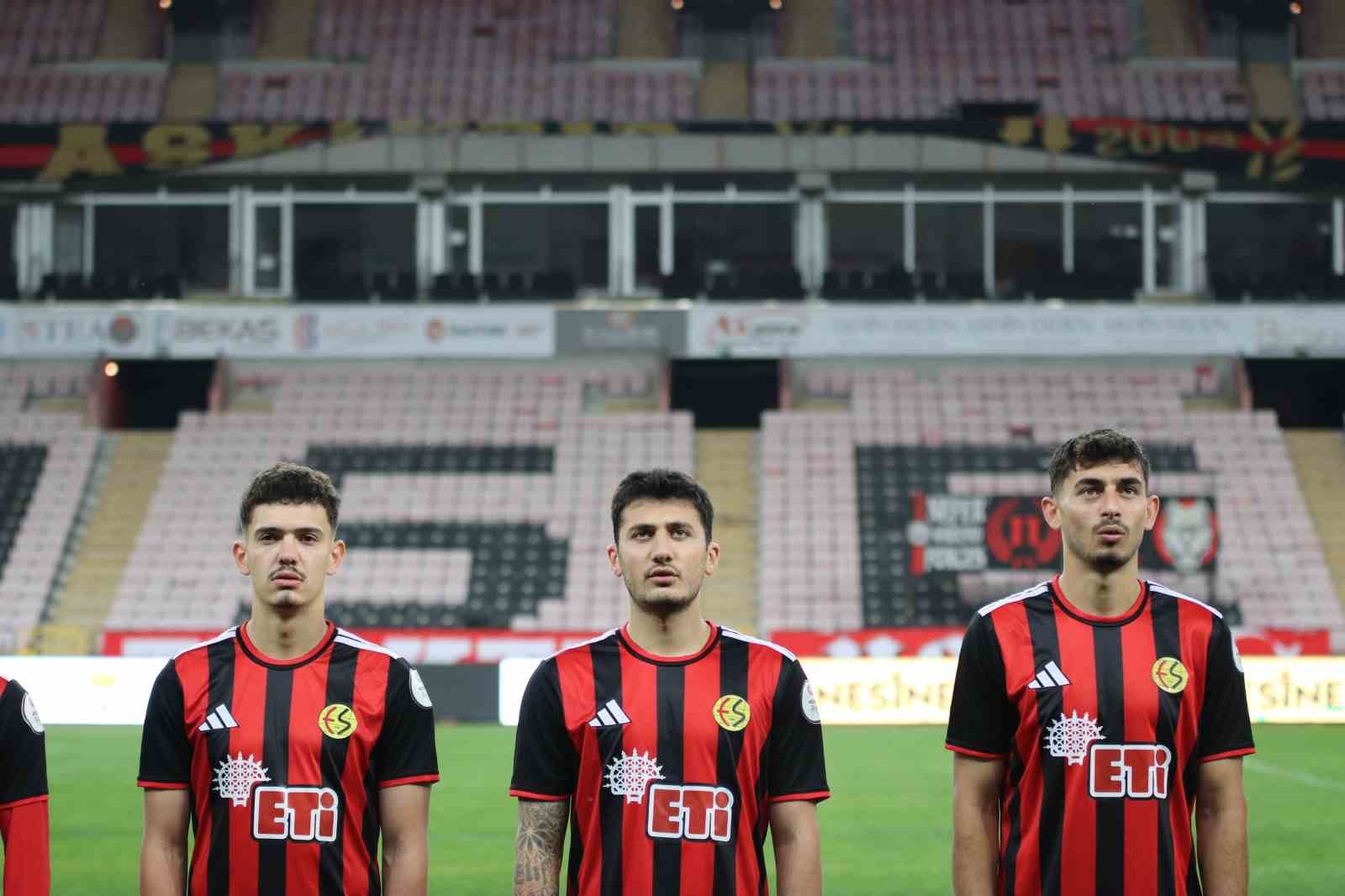 Eskişehirspor’un maçında tribünler sessiz kaldı