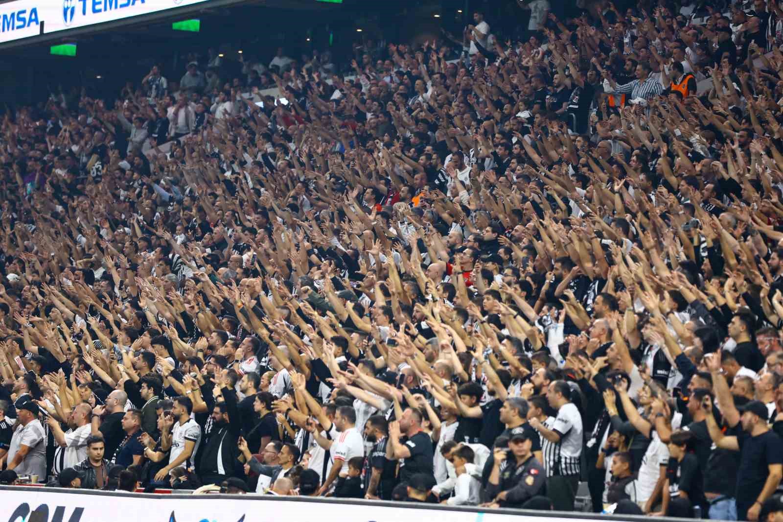 Trendyol Süper Lig: Beşiktaş: 0 - Kocaelispor: 0 (Maç devam ediyor)