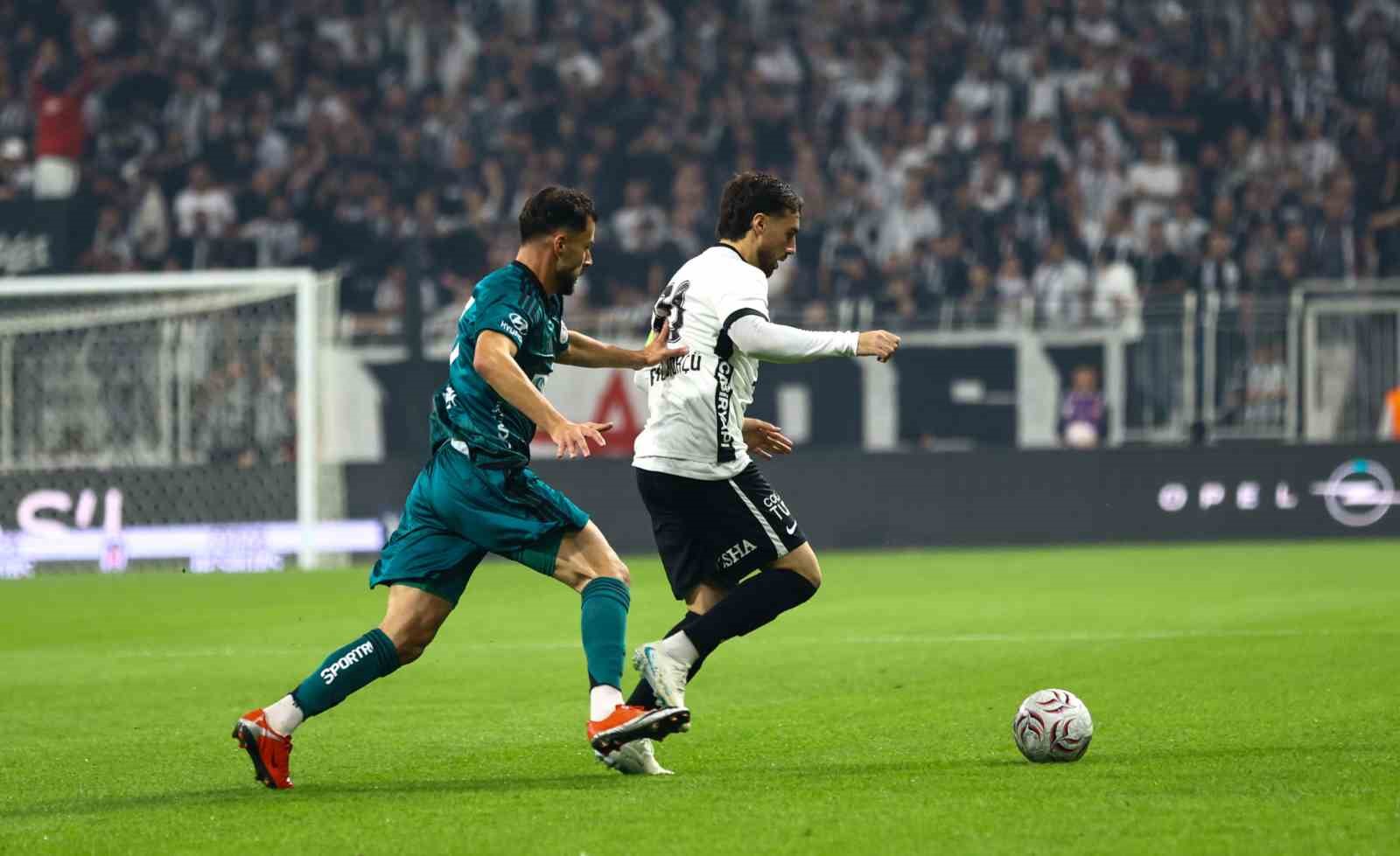 Trendyol Süper Lig: Beşiktaş: 0 - Kocaelispor: 0 (Maç devam ediyor)