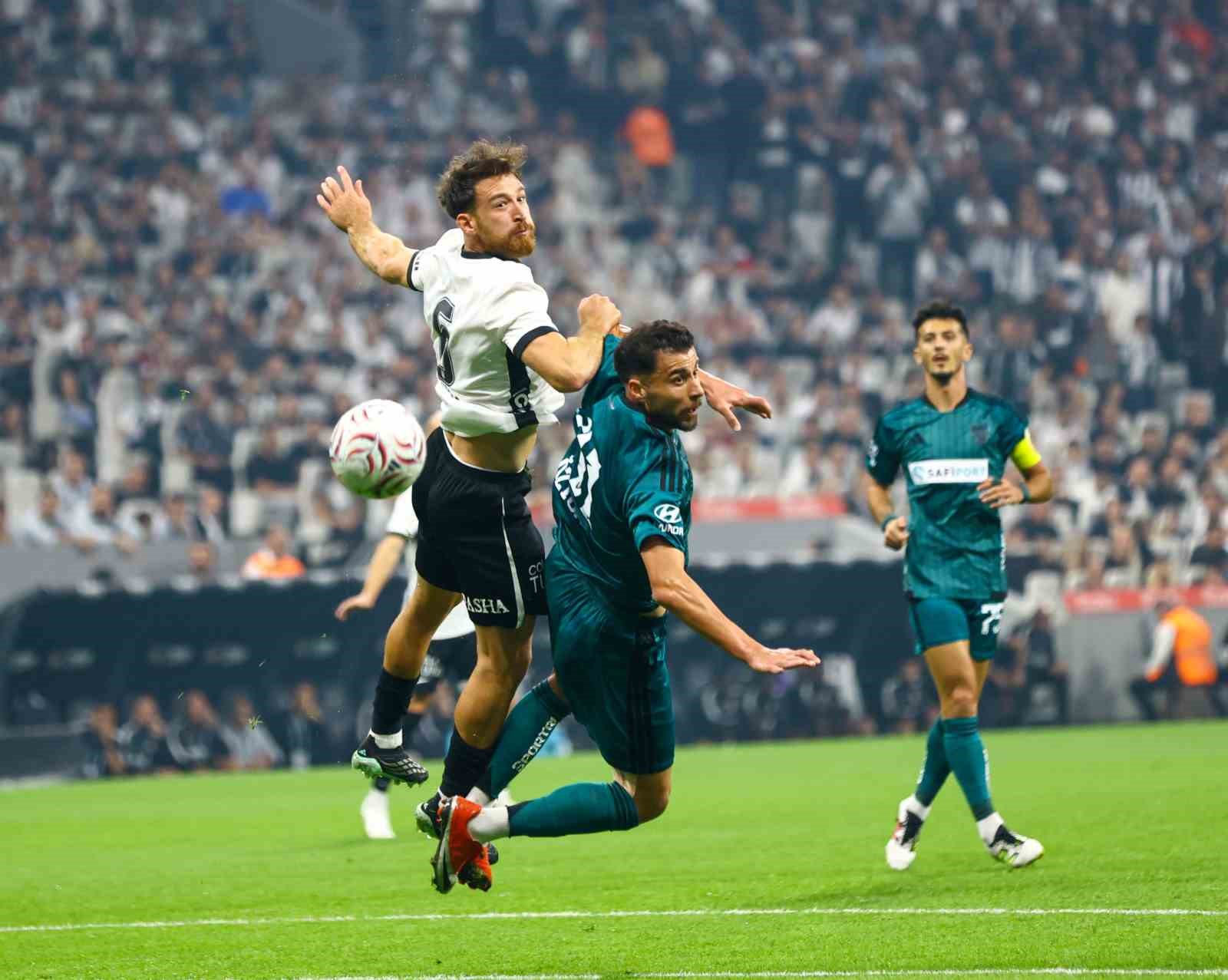 Trendyol Süper Lig: Beşiktaş: 0 - Kocaelispor: 0 (Maç devam ediyor)