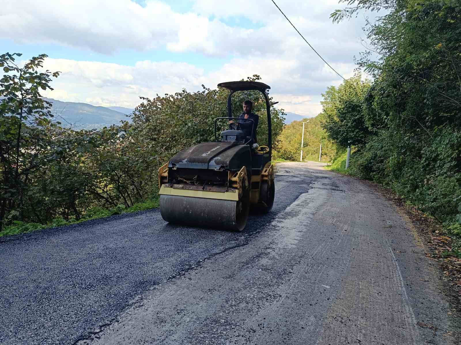 Gölyaka’da köy yollarında kış hazırlığı