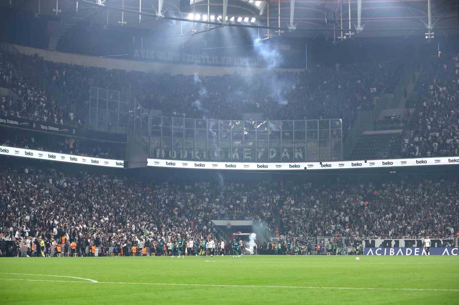 Trendyol Süper Lig: Beşiktaş: 2 - Kocaelispor: 1 (İlk yarı)