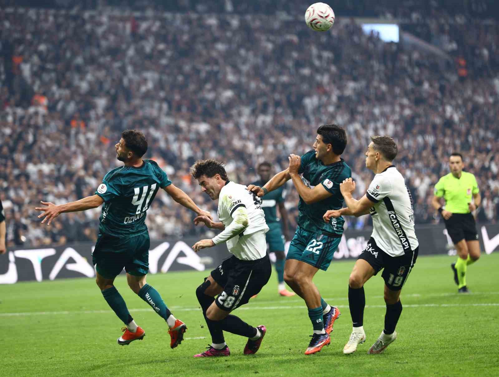 Trendyol Süper Lig: Beşiktaş: 2 - Kocaelispor: 1 (Maç sonucu)