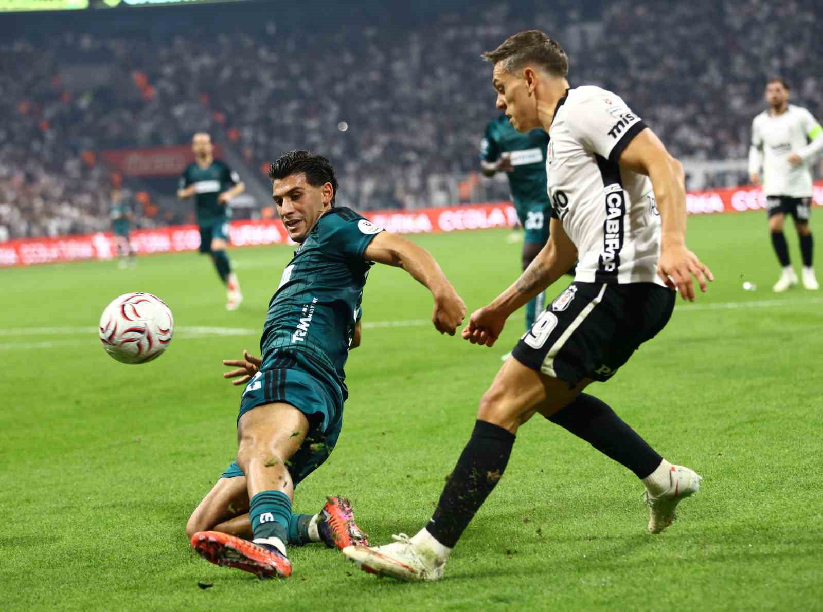 Trendyol Süper Lig: Beşiktaş: 2 - Kocaelispor: 1 (Maç sonucu)