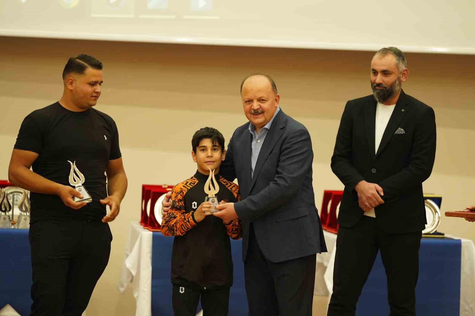 Kastamonu’da ’sporun enleri’ ödüllendirildi