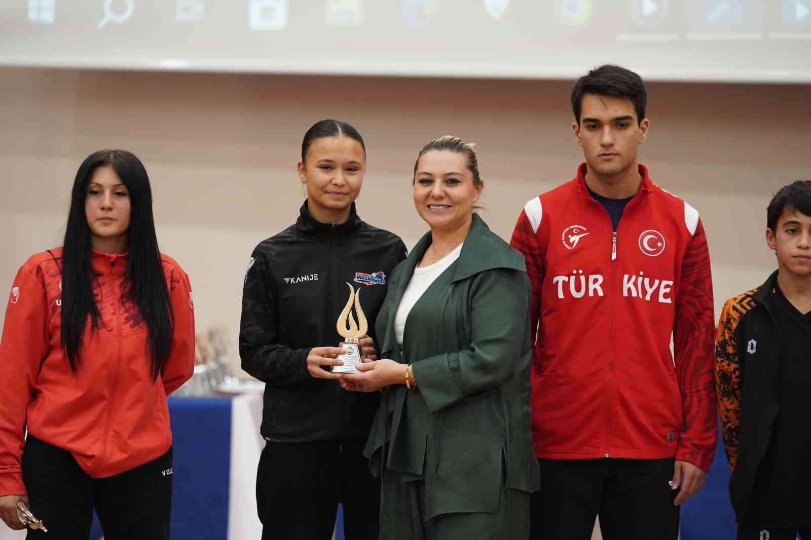 Kastamonu’da ’sporun enleri’ ödüllendirildi