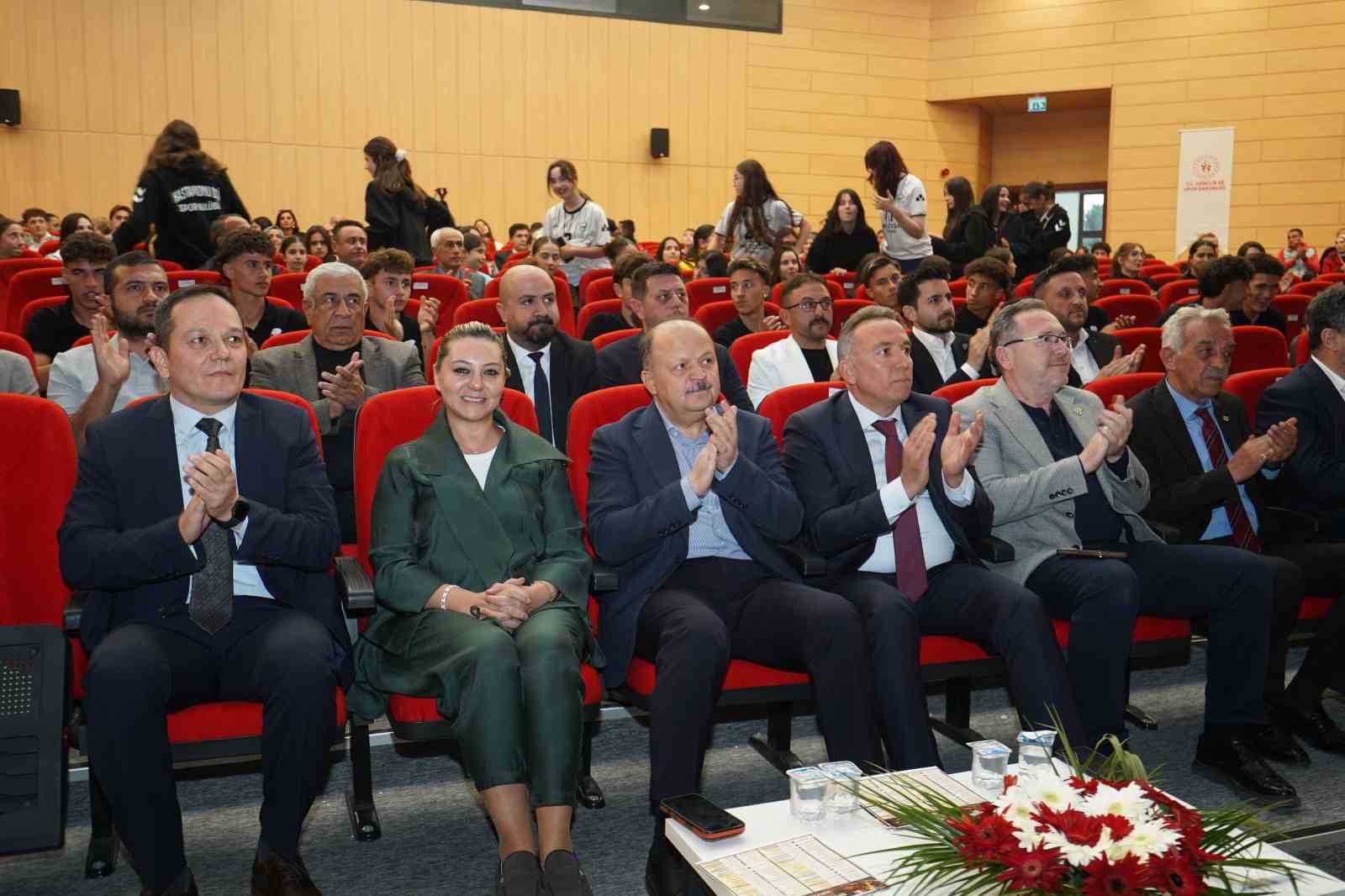 Kastamonu’da ’sporun enleri’ ödüllendirildi