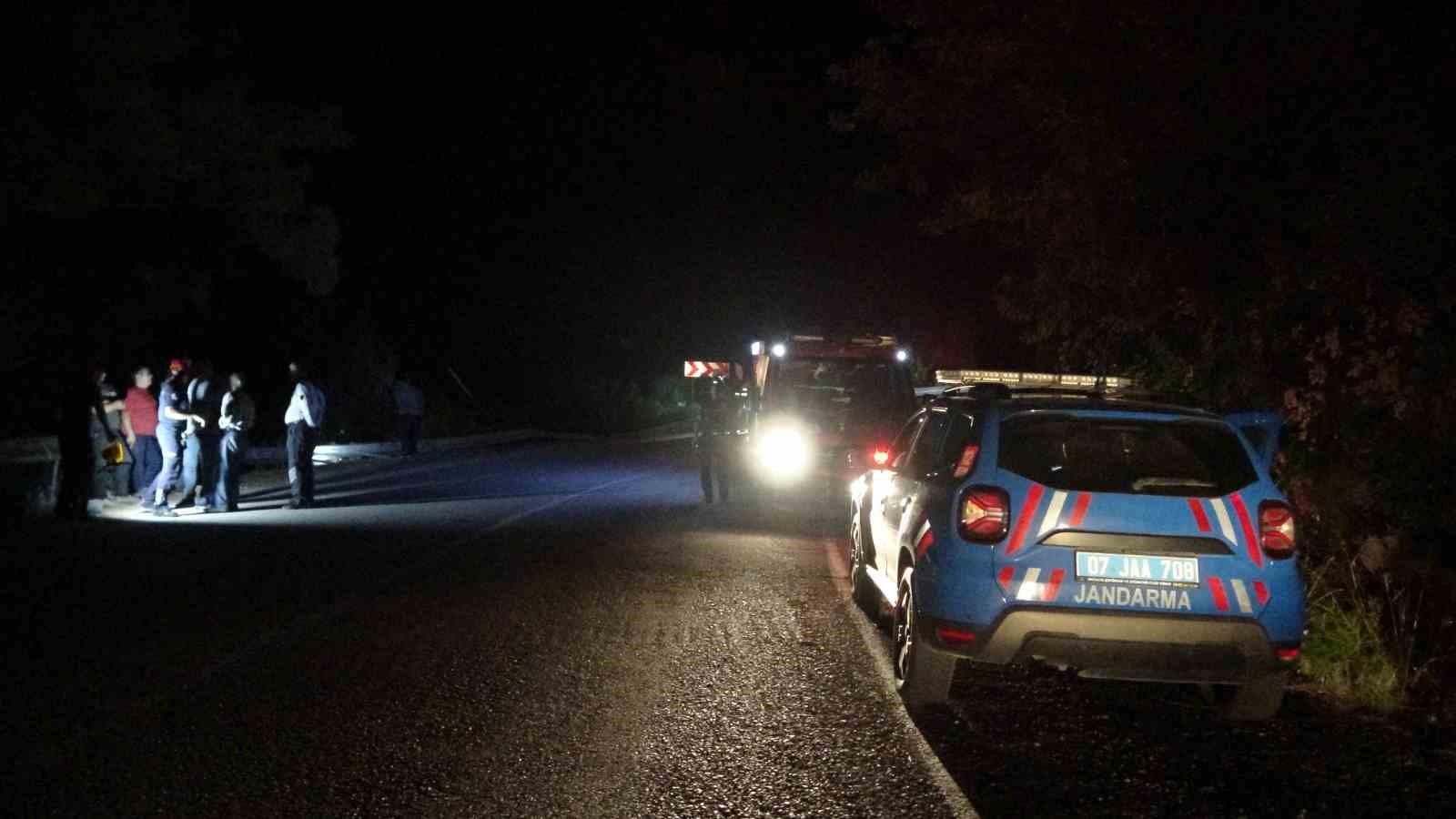 Antalya’da araç 50 metrelik uçuruma yuvarlandı: 2 ölü, 4 yaralı