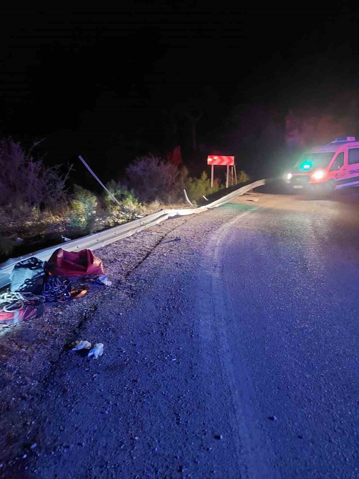Antalya’da araç 50 metrelik uçuruma yuvarlandı: 2 ölü, 4 yaralı