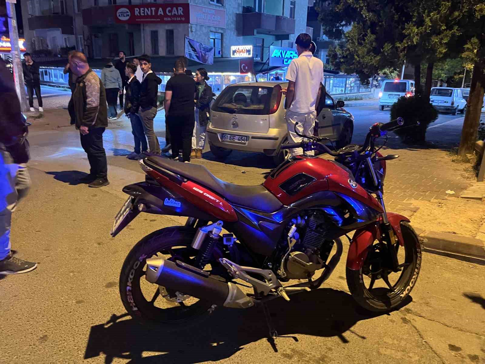 Niğde’de motosiklet ile otomobil çarpıştı: 1 yaralı