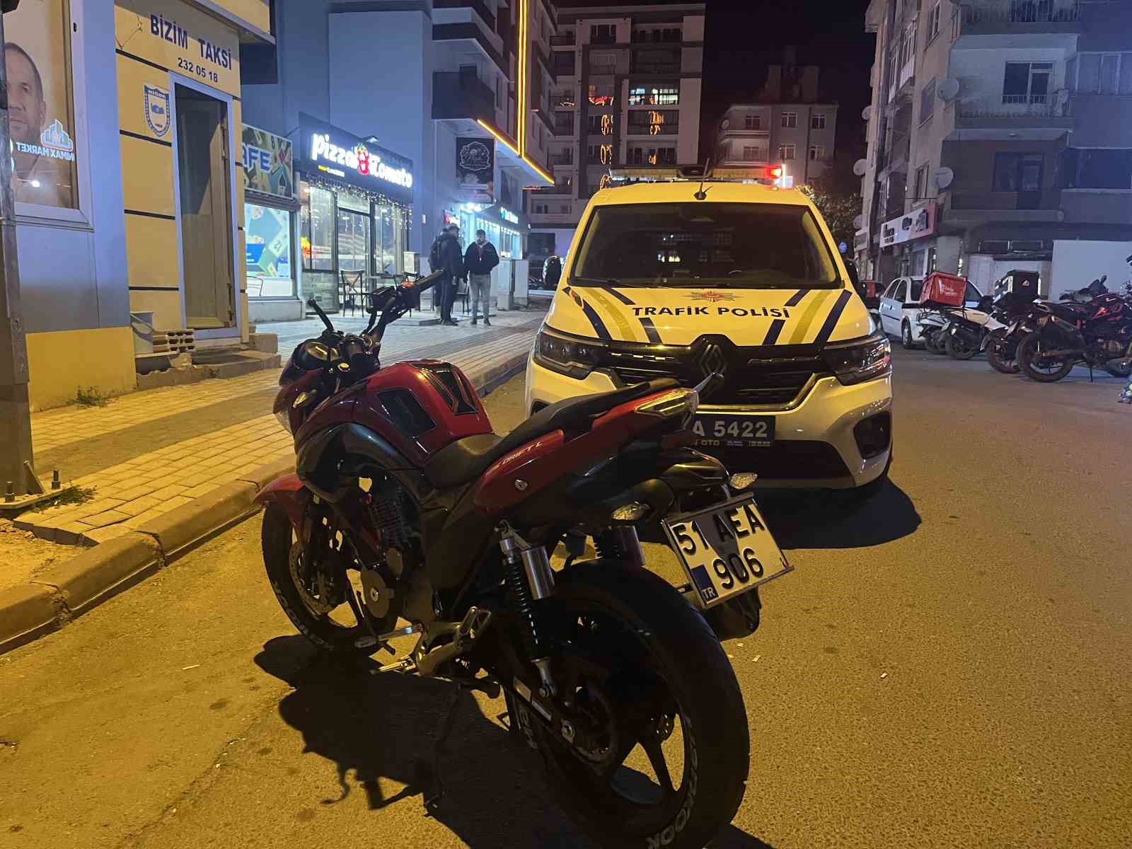 Niğde’de motosiklet ile otomobil çarpıştı: 1 yaralı