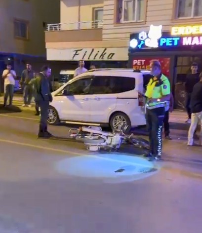 Otomobille motosiklet çarpıştı:1 ölü 1 yaralı