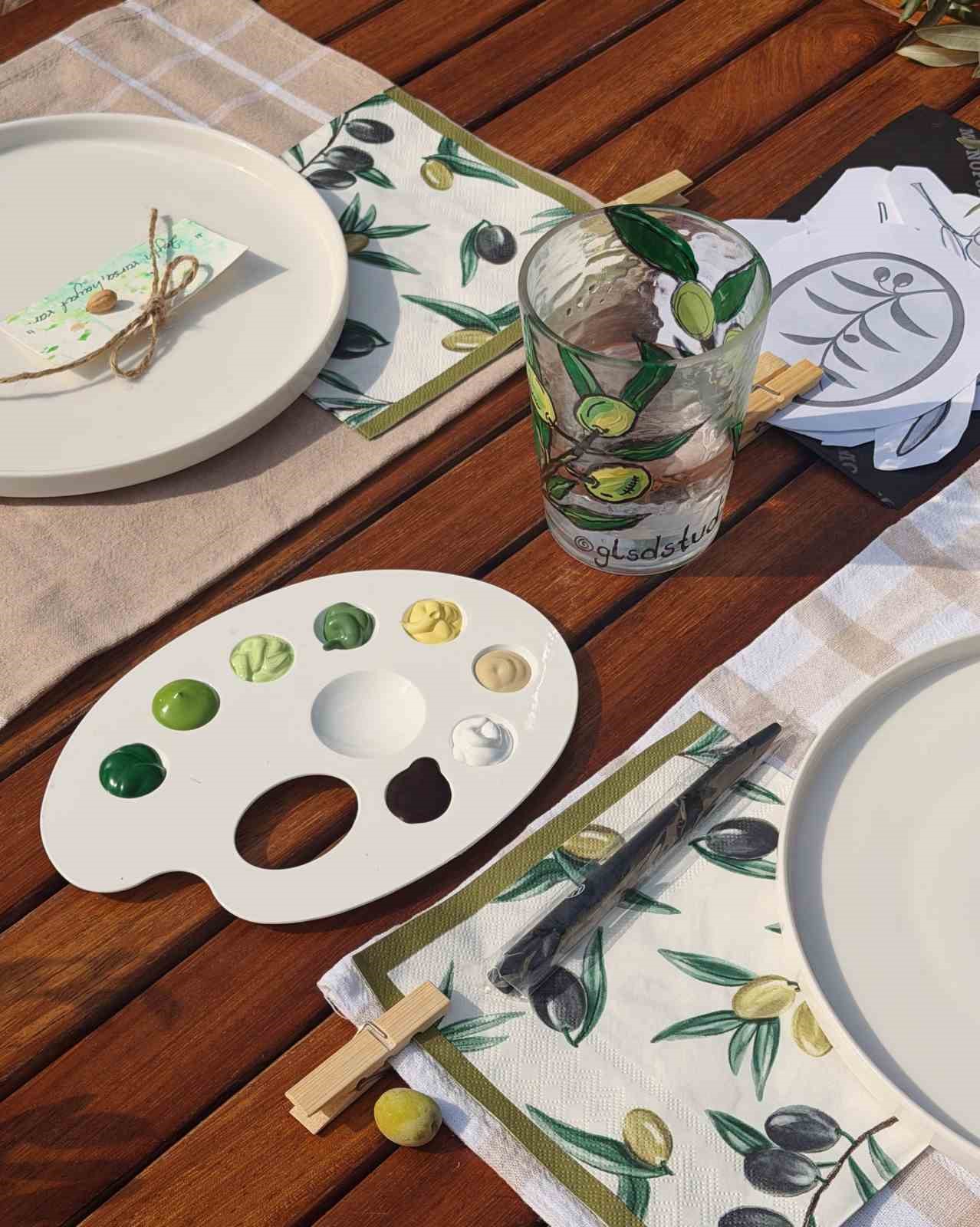 Ayvalık’ta zeytin sanatla buluştu
