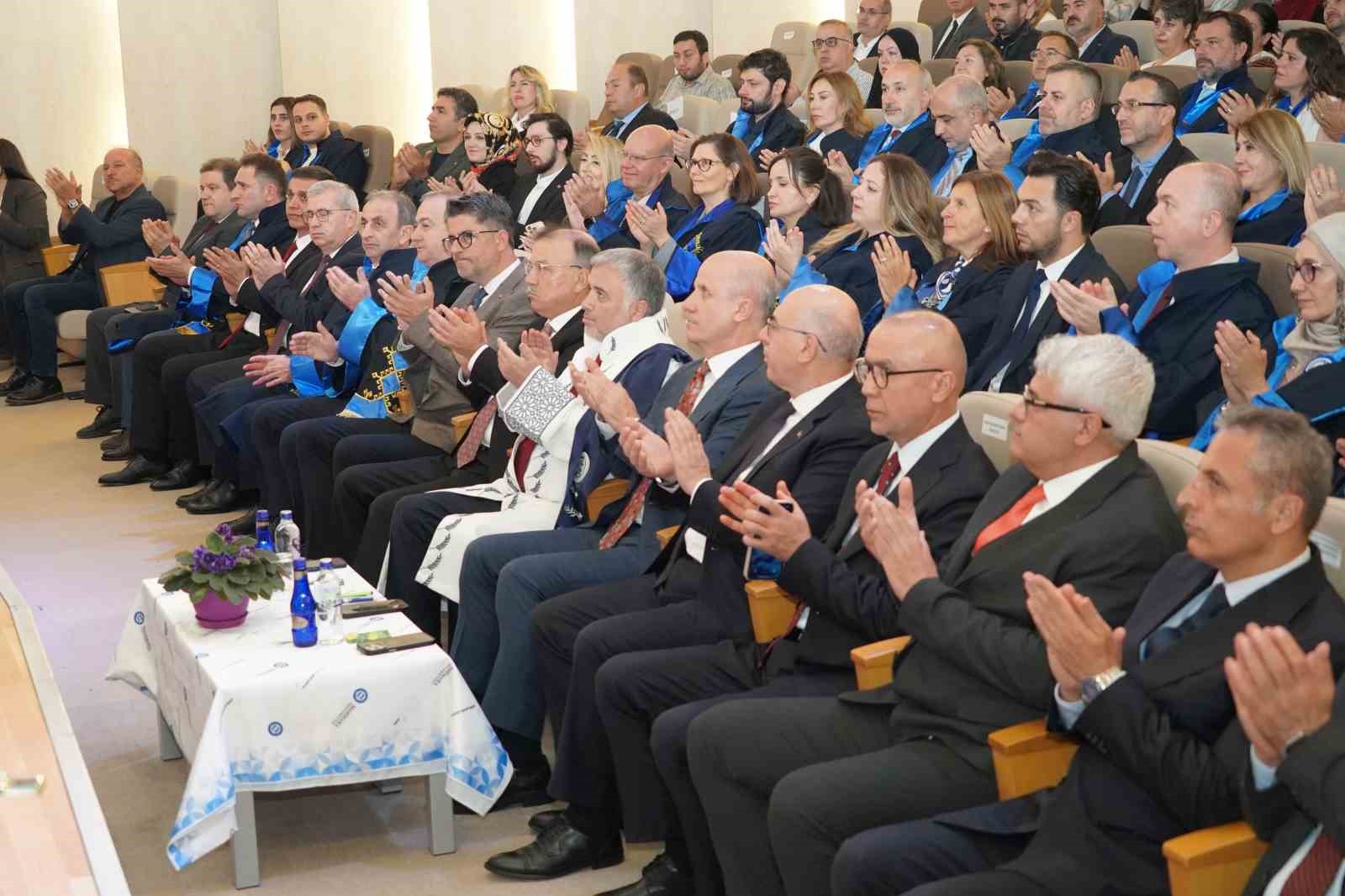 YÖK Başkanı Özvar’dan çoktan seçmeli sınav yöntemi konusunda üniversitelere çağrı