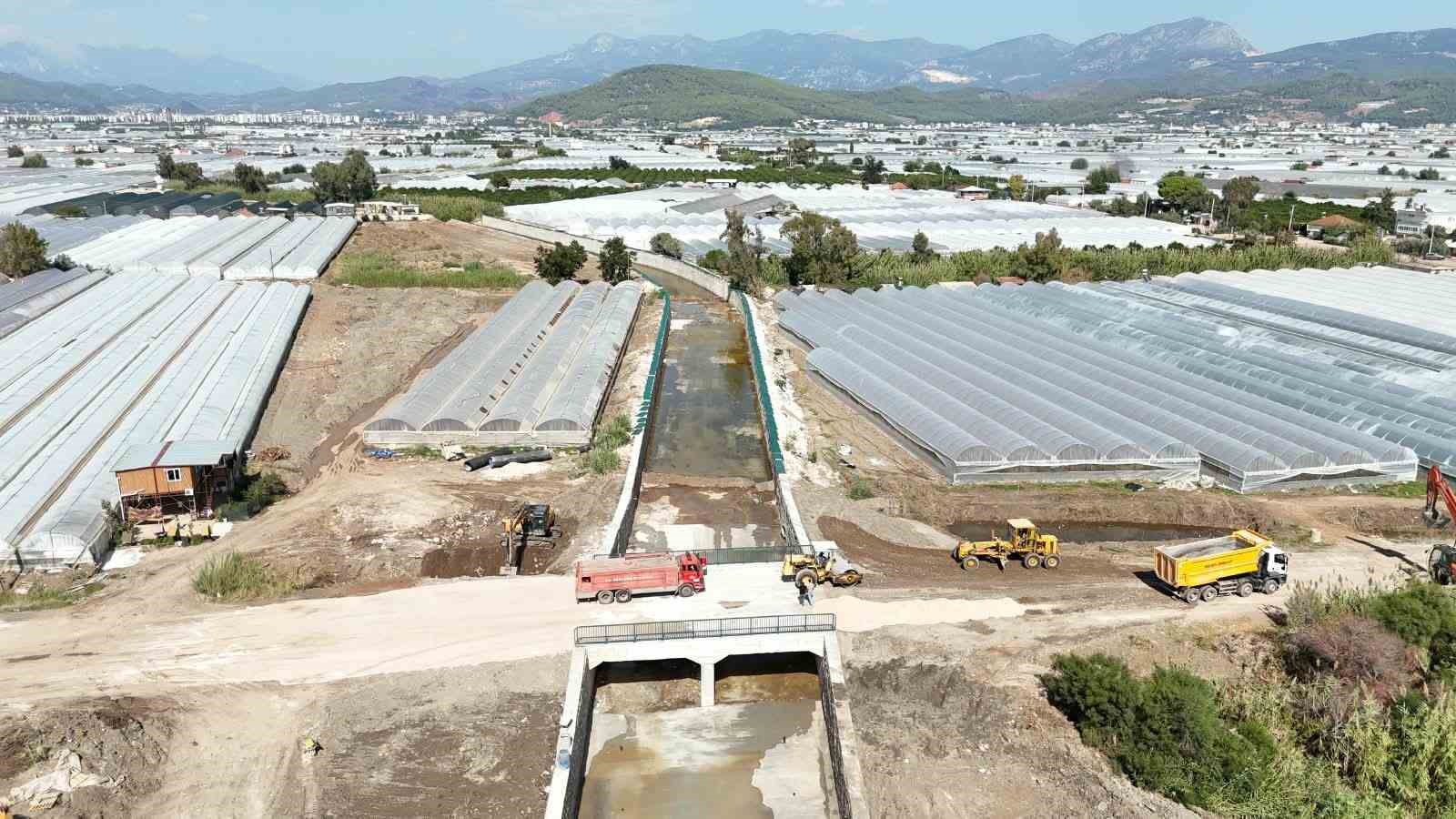 Kumluca’da sel ve taşkınlara karşı yapılan projenin yüzde 20’si tamamlandı