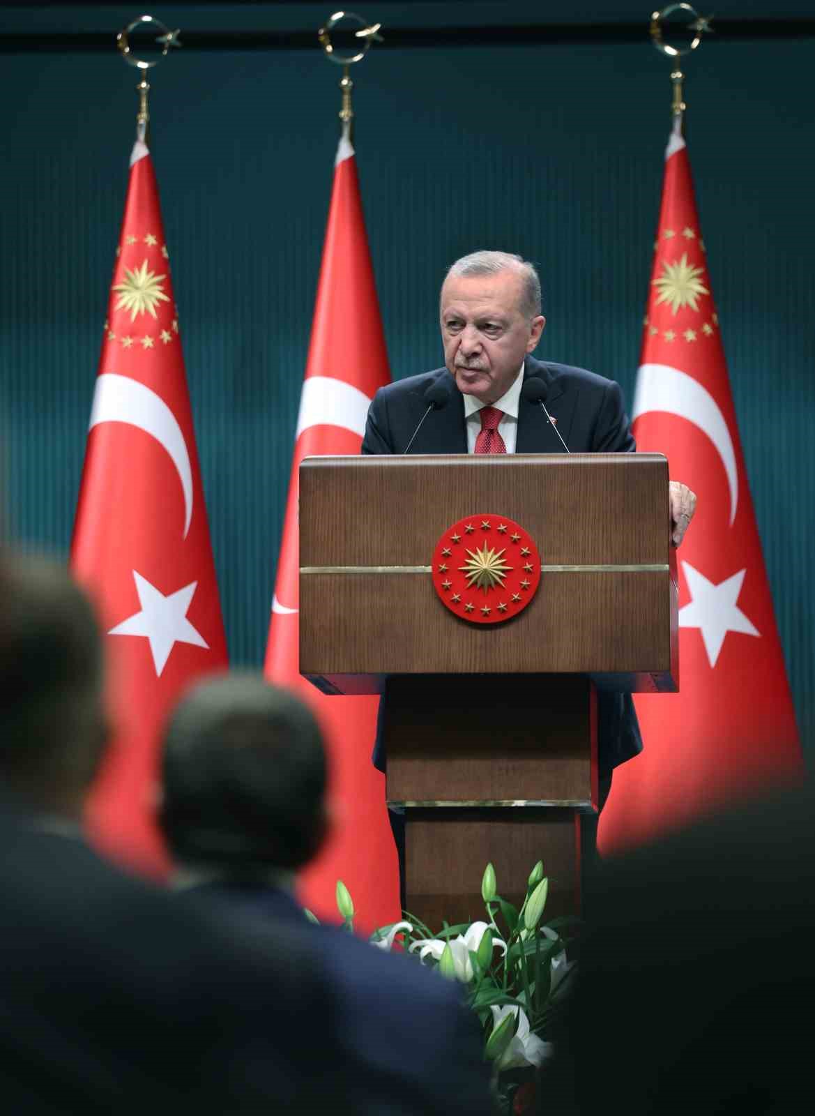 Cumhurbaşkanı Erdoğan: "(Fon meselesi) Kanun Teklifinin meclisimizden geçmesiyle birlikte Ekim ayı içinde 1 milyon liraya kadar anapara ödemelerine başlanacak"