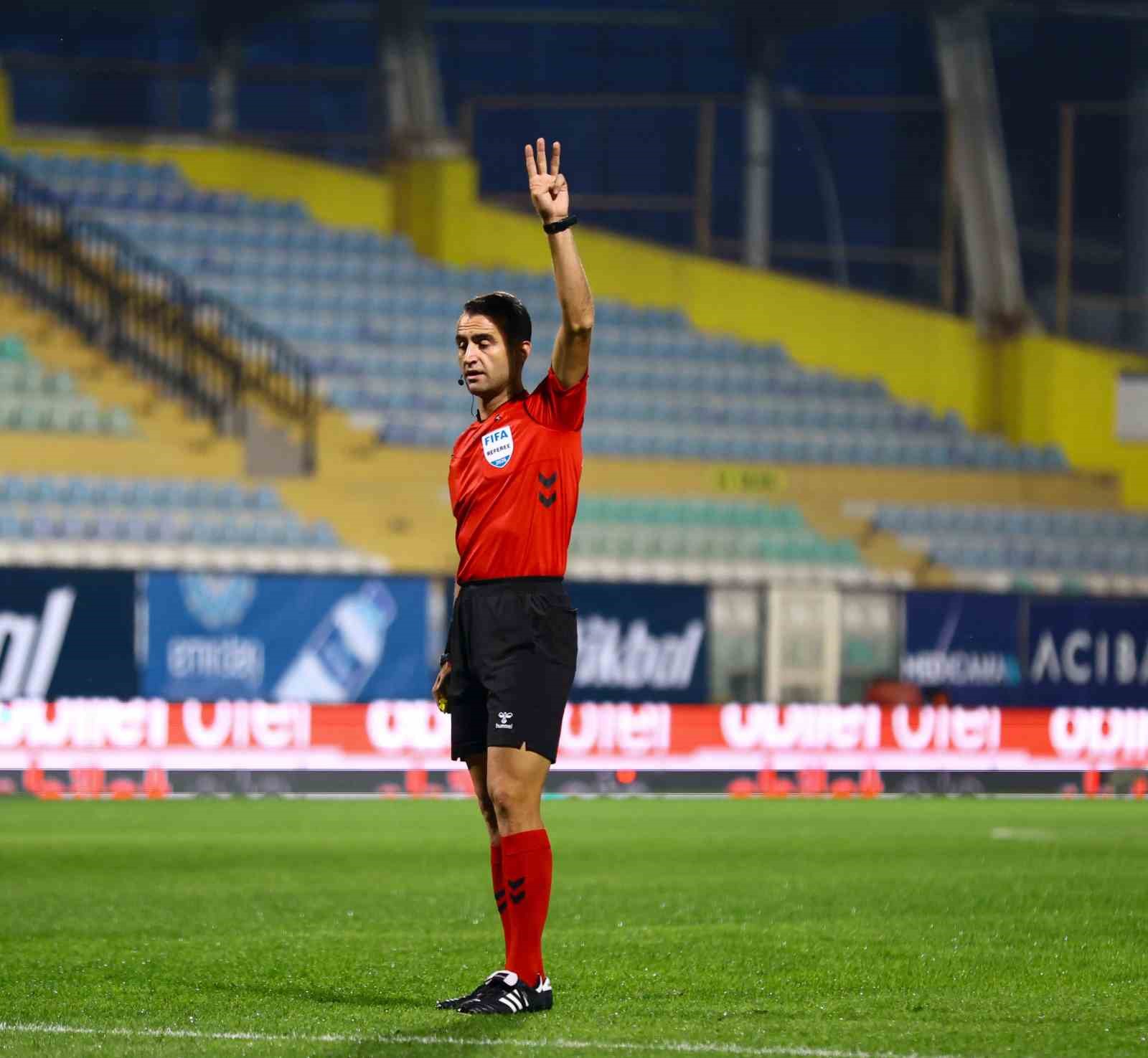 Trendyol Süper Lig: Eyüpspor: 0 - Göztepe: 1 (Maç devam ediyor)