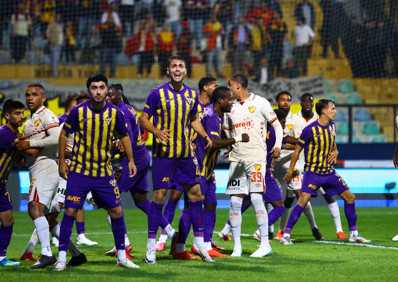 Trendyol Süper Lig: Eyüpspor: 0 - Göztepe: 1 (Maç devam ediyor)