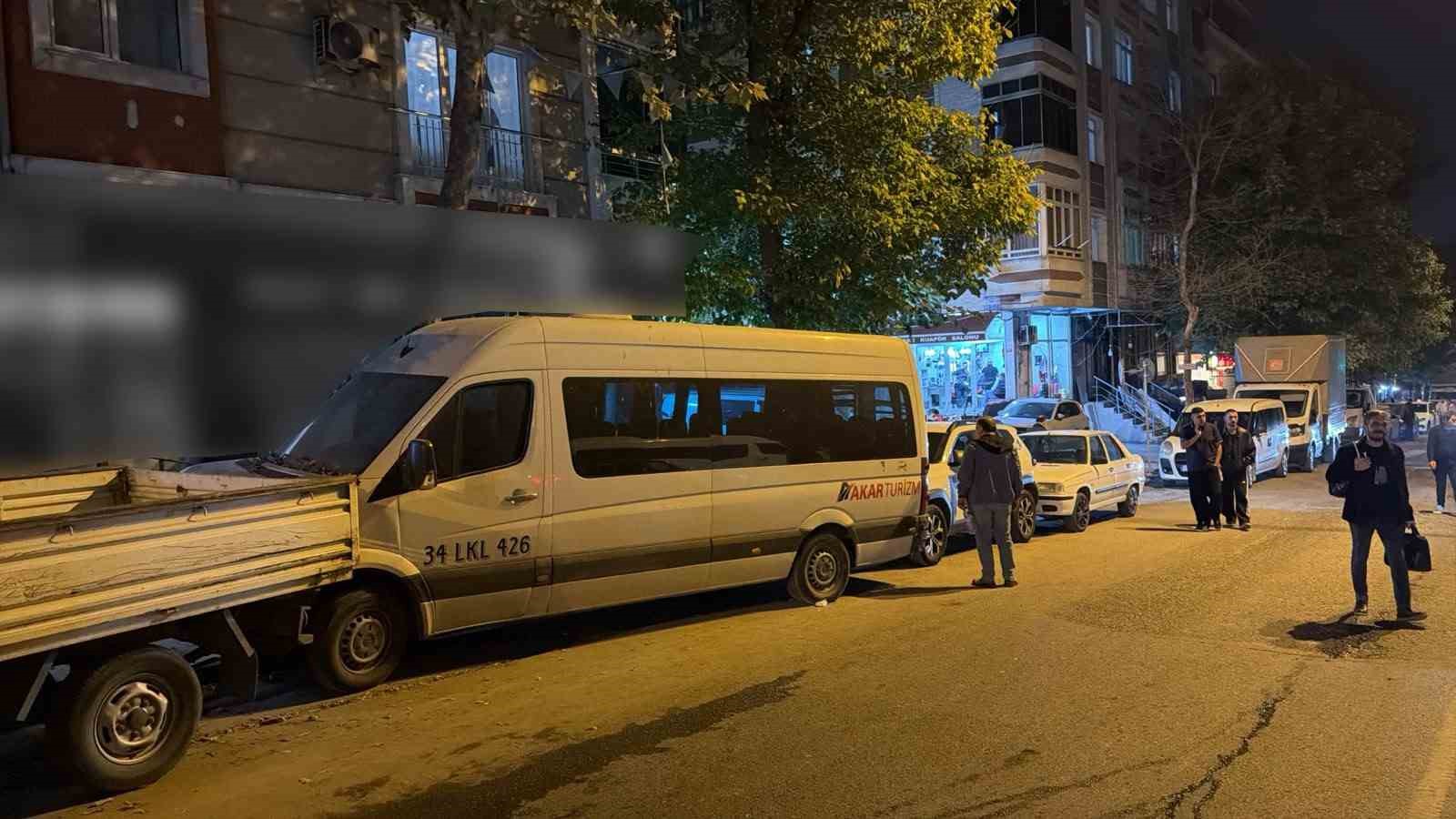 Avcılar’da el freni çekilmeyen beton pompası dehşet saçtı: 7 araç hasar aldı
