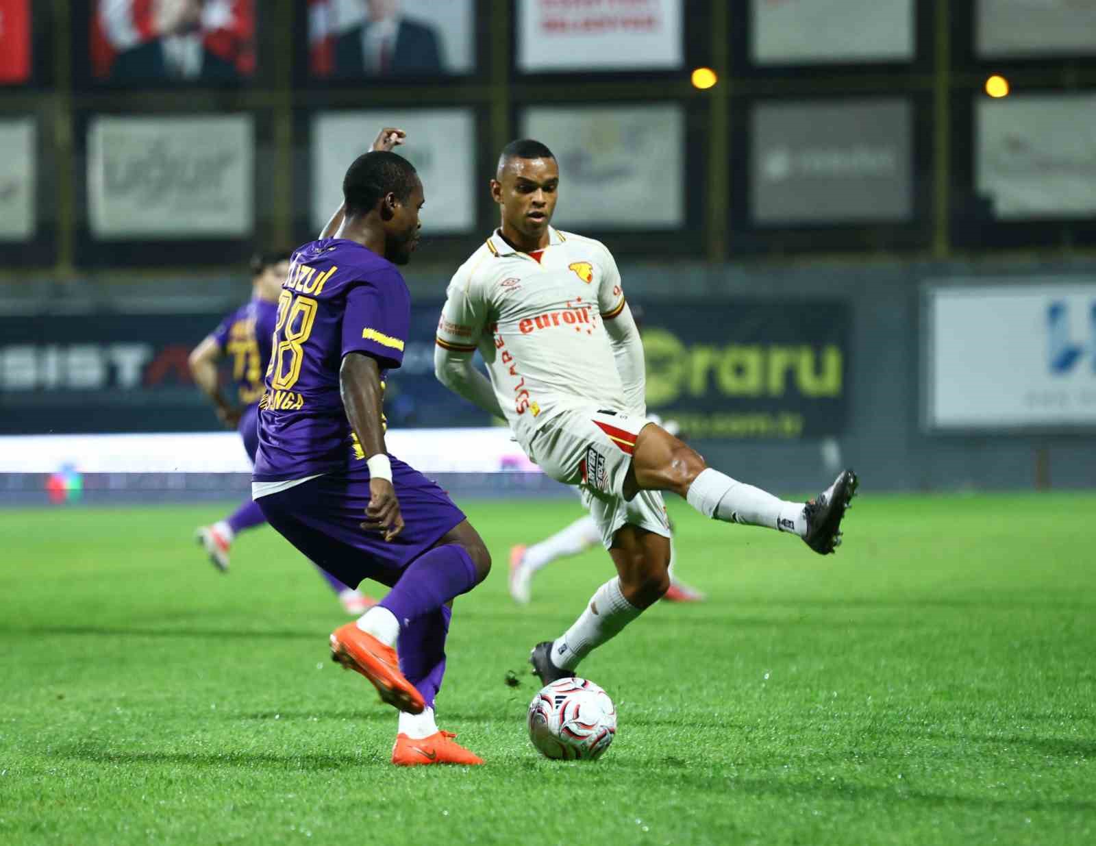 Trendyol Süper Lig: Eyüpspor: 0 - Göztepe: 1 (İlk yarı)