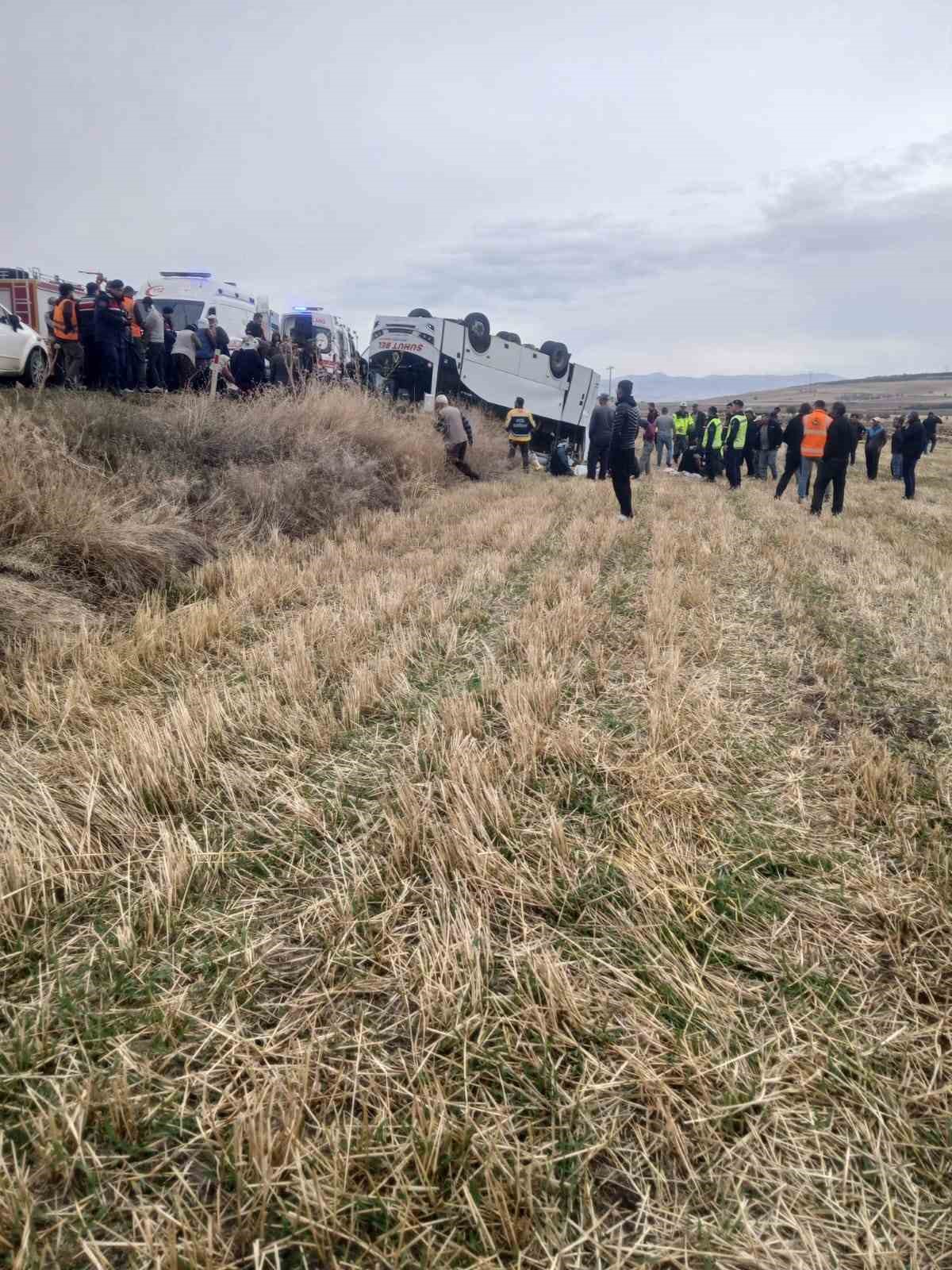 Midibüsün devrildiği kazadan acı haber geldi