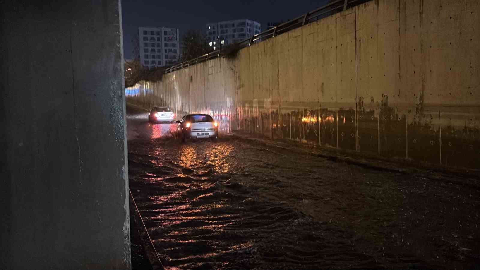 Bolu’da alt geçitler göle döndü