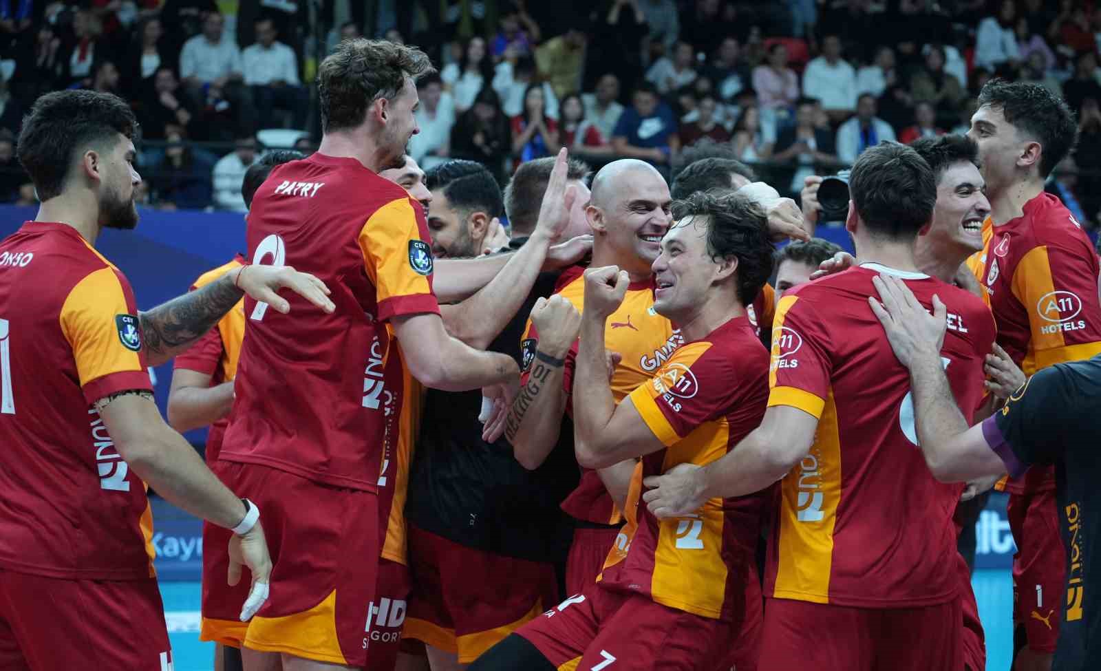 Voleybolda Şampiyonlar Kupası’nı kazanan Galatasaray, 7 yıl sonra kupa sevinci yaşadı