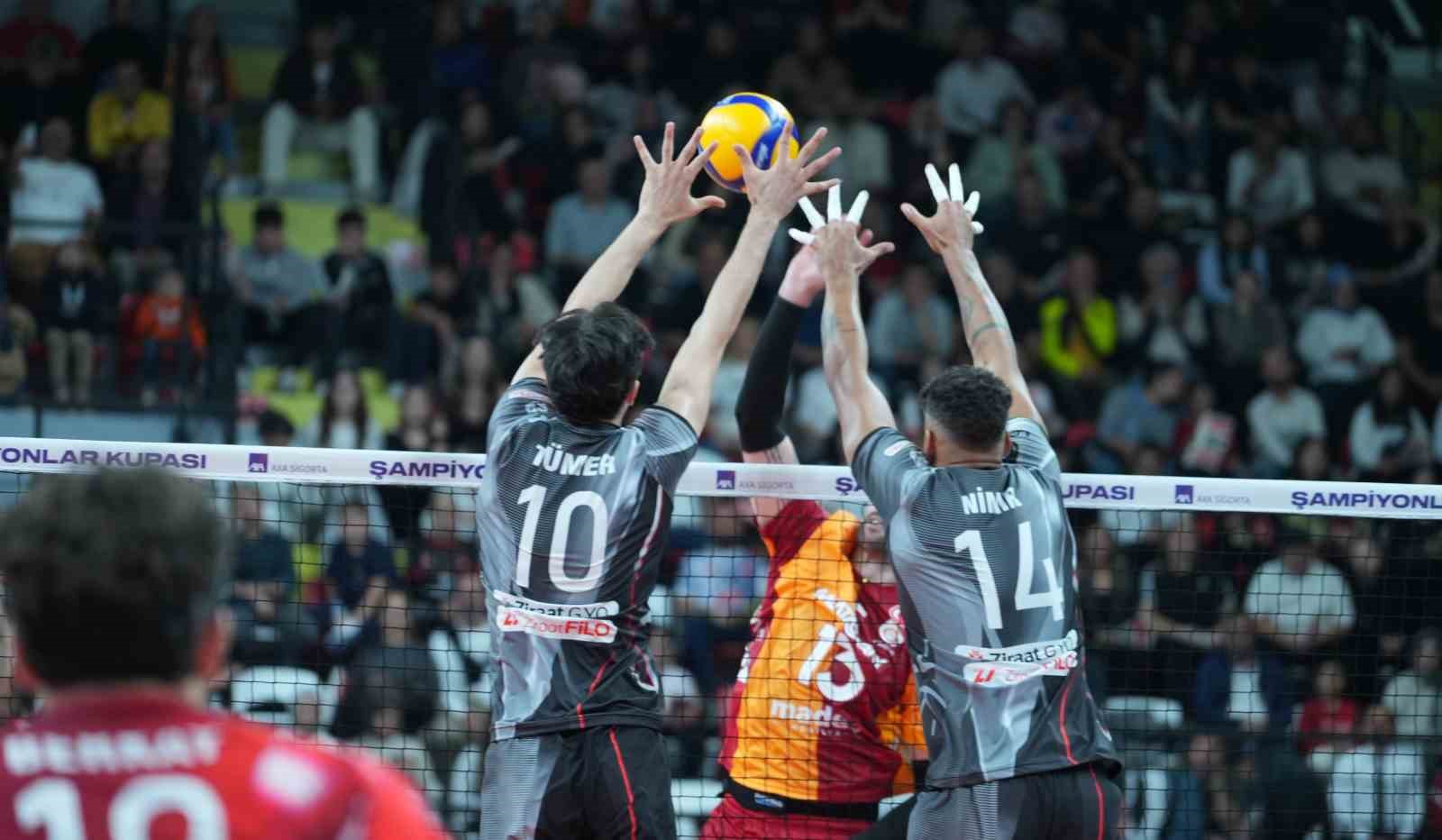 Voleybolda Şampiyonlar Kupası’nı kazanan Galatasaray, 7 yıl sonra kupa sevinci yaşadı