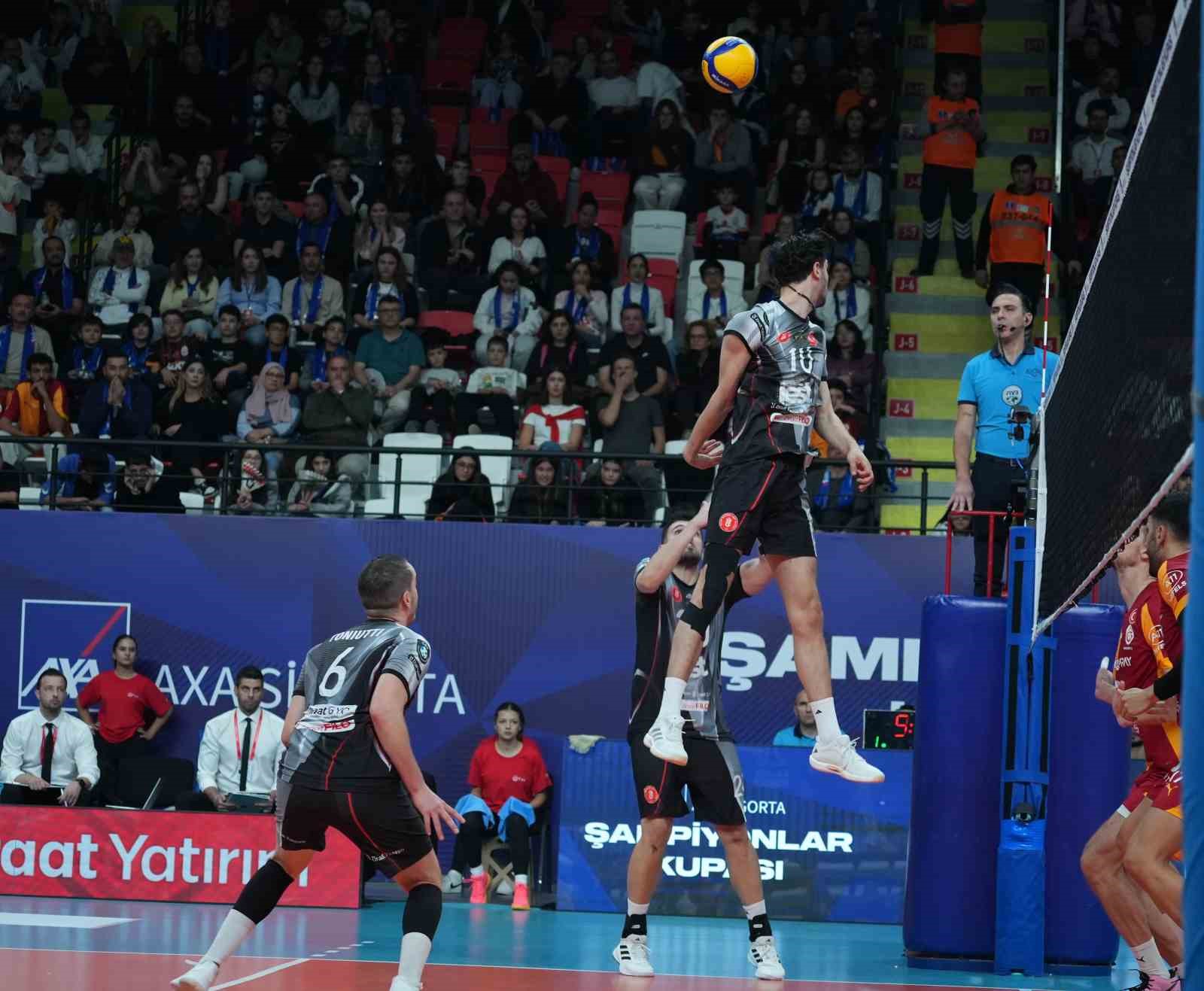 Voleybolda Şampiyonlar Kupası’nı kazanan Galatasaray, 7 yıl sonra kupa sevinci yaşadı