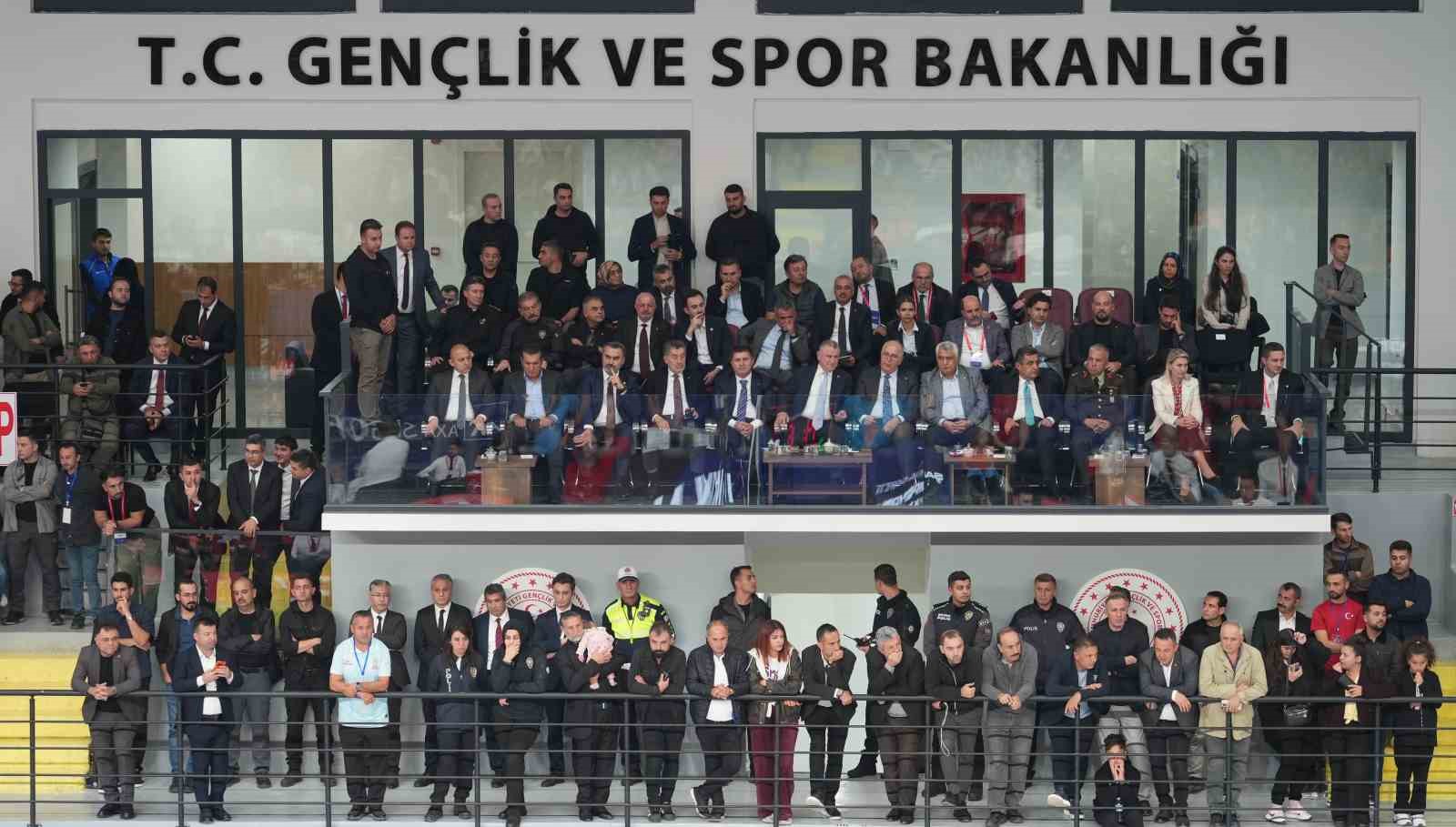 Voleybolda Şampiyonlar Kupası’nı kazanan Galatasaray, 7 yıl sonra kupa sevinci yaşadı