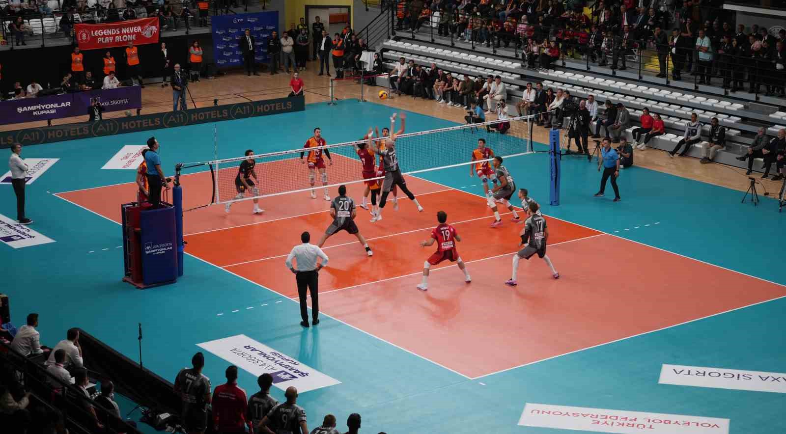 Voleybolda Şampiyonlar Kupası’nı kazanan Galatasaray, 7 yıl sonra kupa sevinci yaşadı