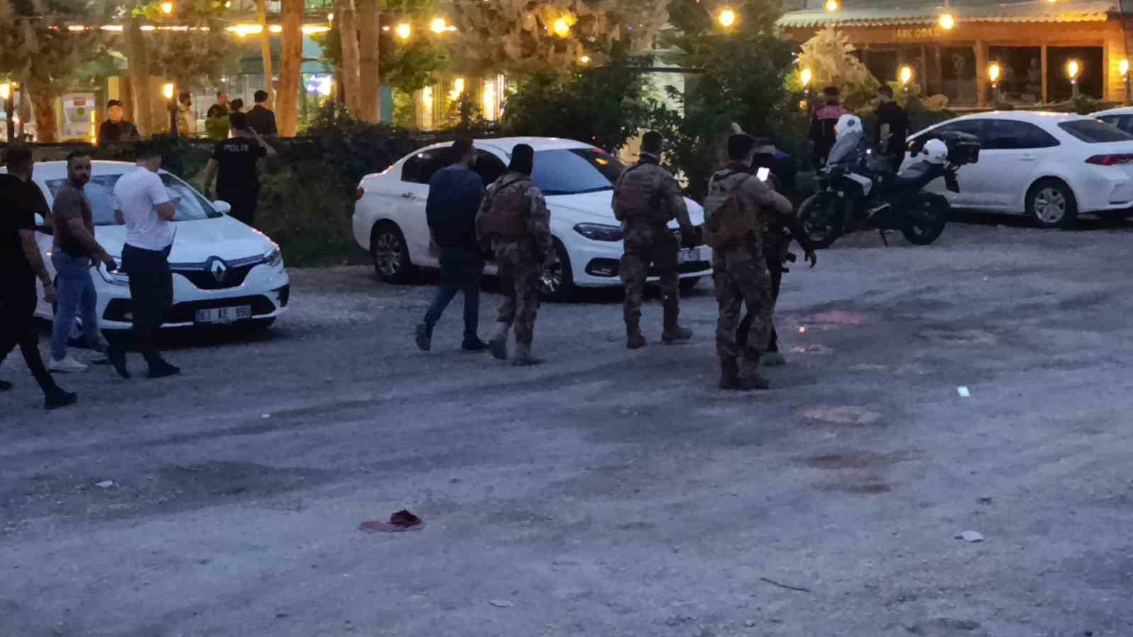 Şanlıurfa’da polisle çatışan firari şüpheli kendi silahıyla intihar etti