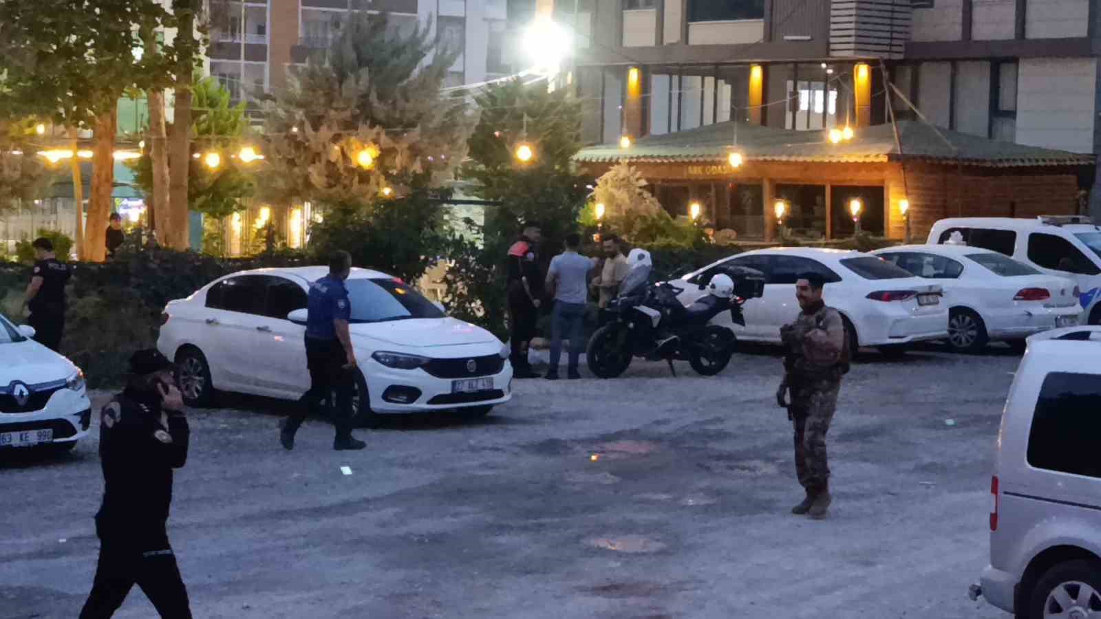 Şanlıurfa’da polisle çatışan firari şüpheli kendi silahıyla intihar etti