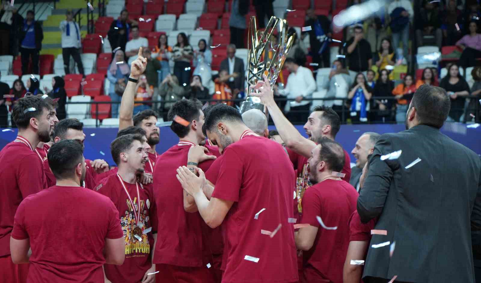 Galatasaraylı voleybolculardan şampiyonluk mesajı: "Bunlar daha başlangıç"