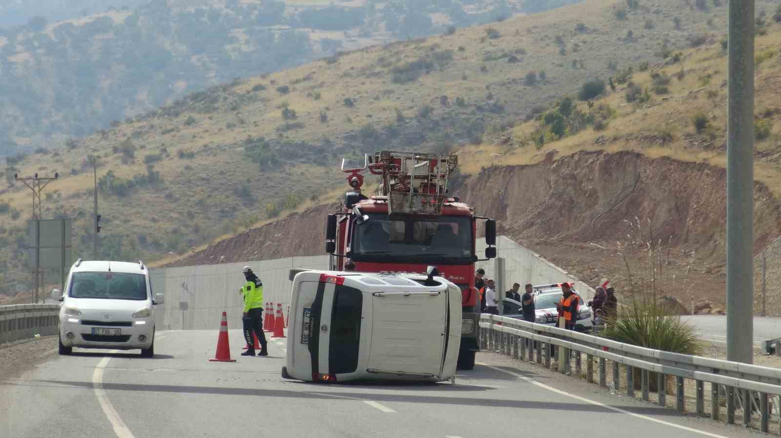 Batman’da sürücü, takla atan otomobilden burnu bile kanamadan çıktı